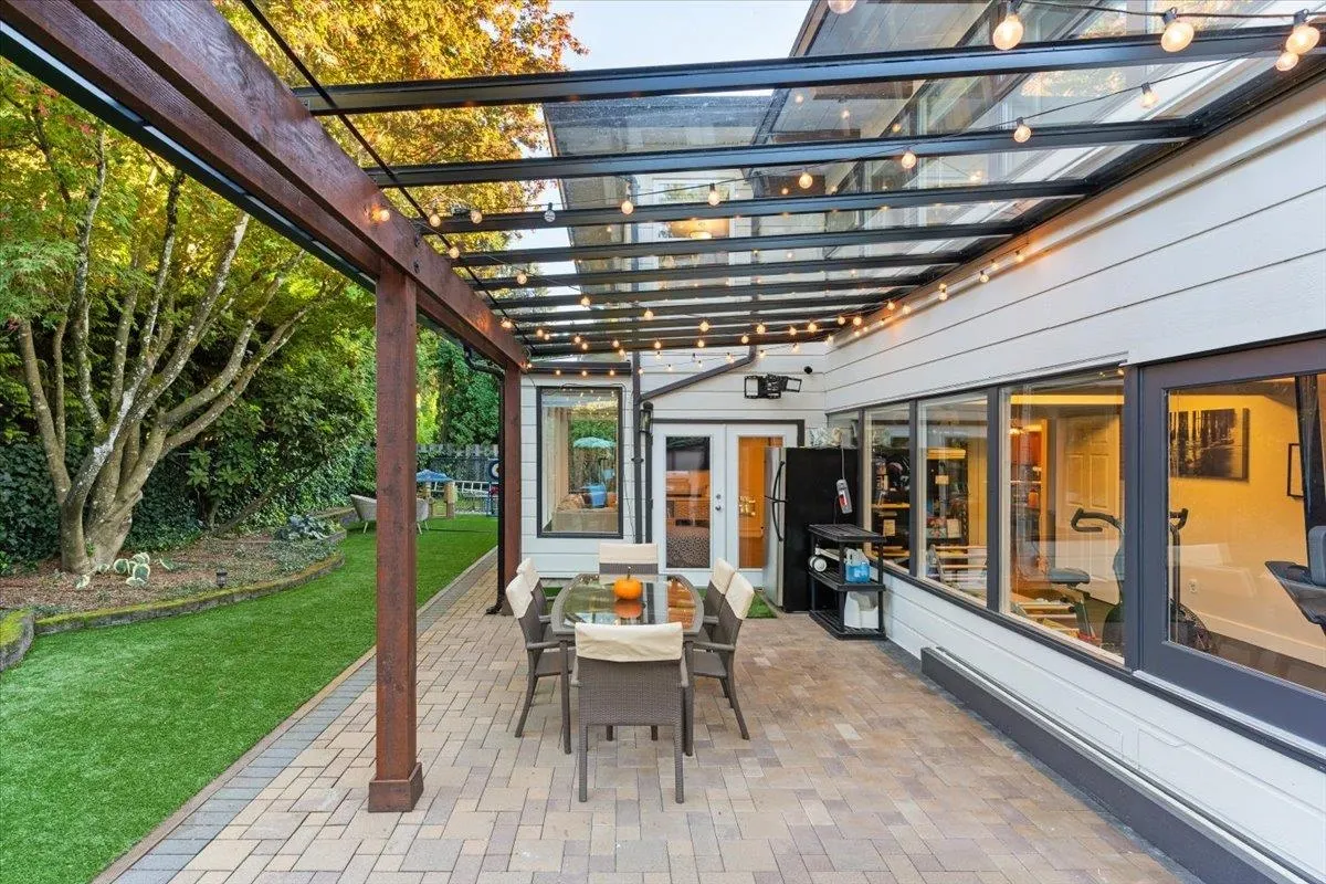 12350 Carlton Street