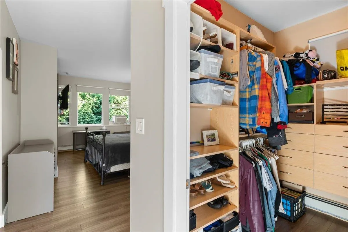 12350 Carlton Street