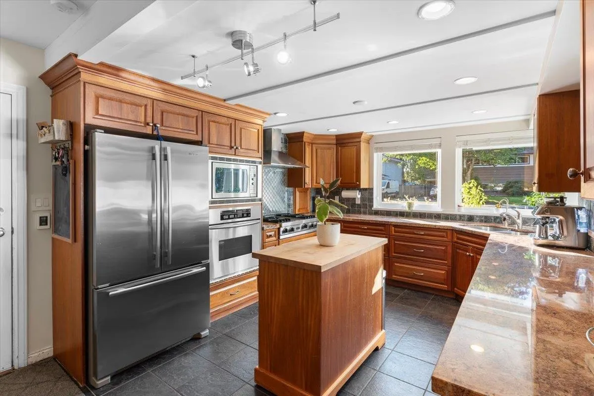 12350 Carlton Street