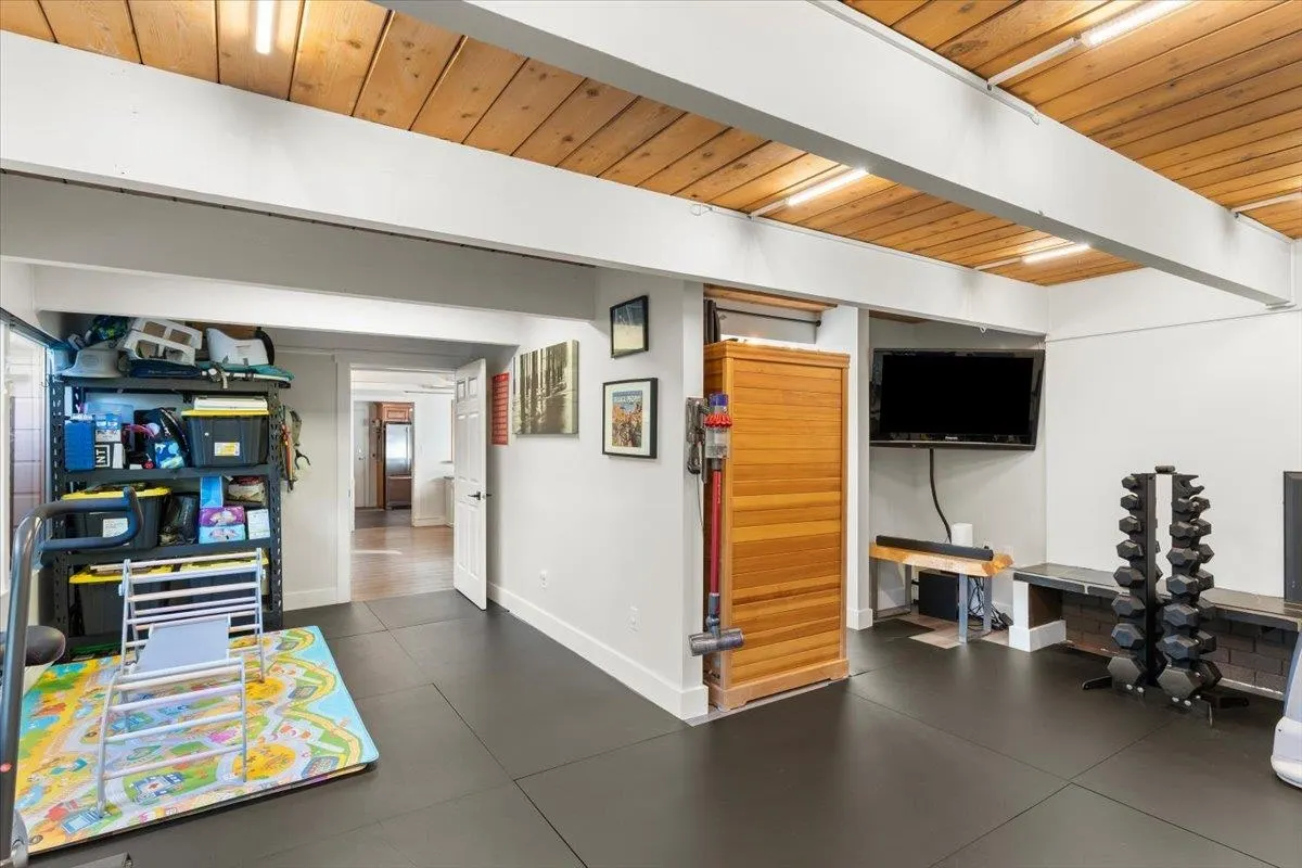 12350 Carlton Street