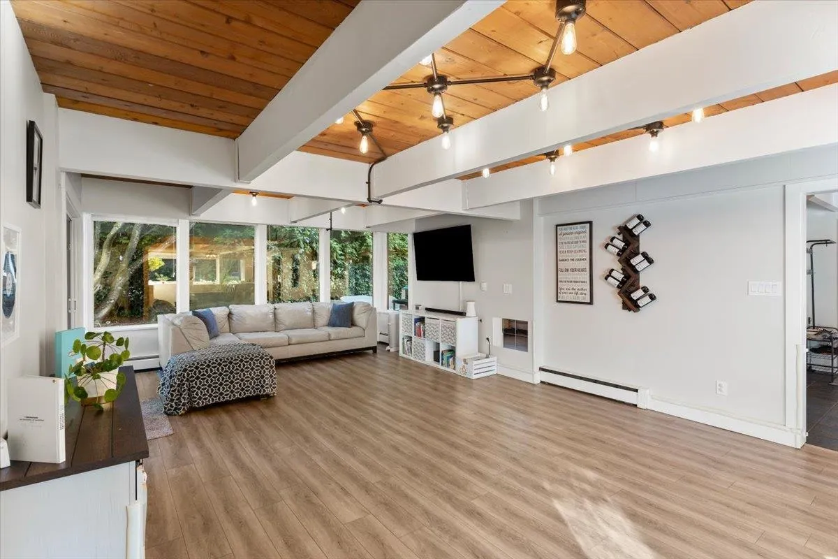 12350 Carlton Street