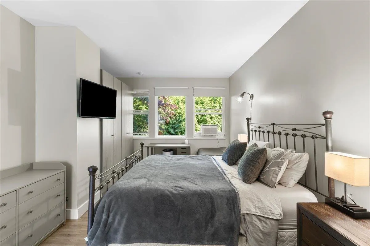 12350 Carlton Street