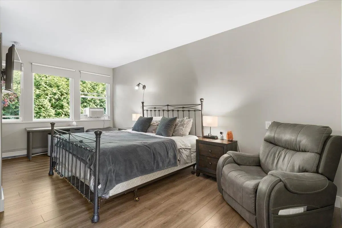 12350 Carlton Street