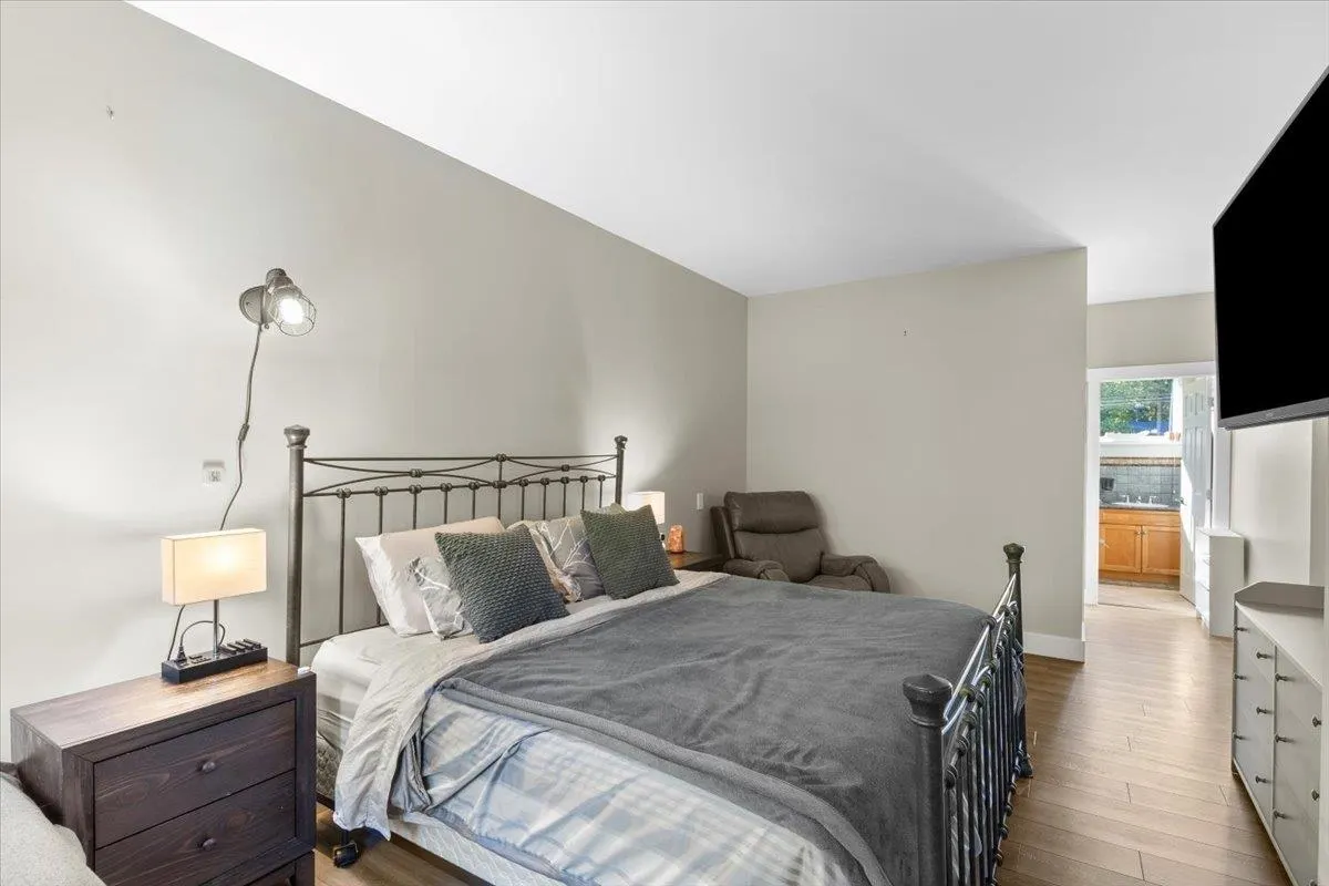 12350 Carlton Street