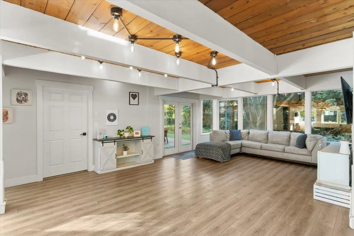 12350 Carlton Street