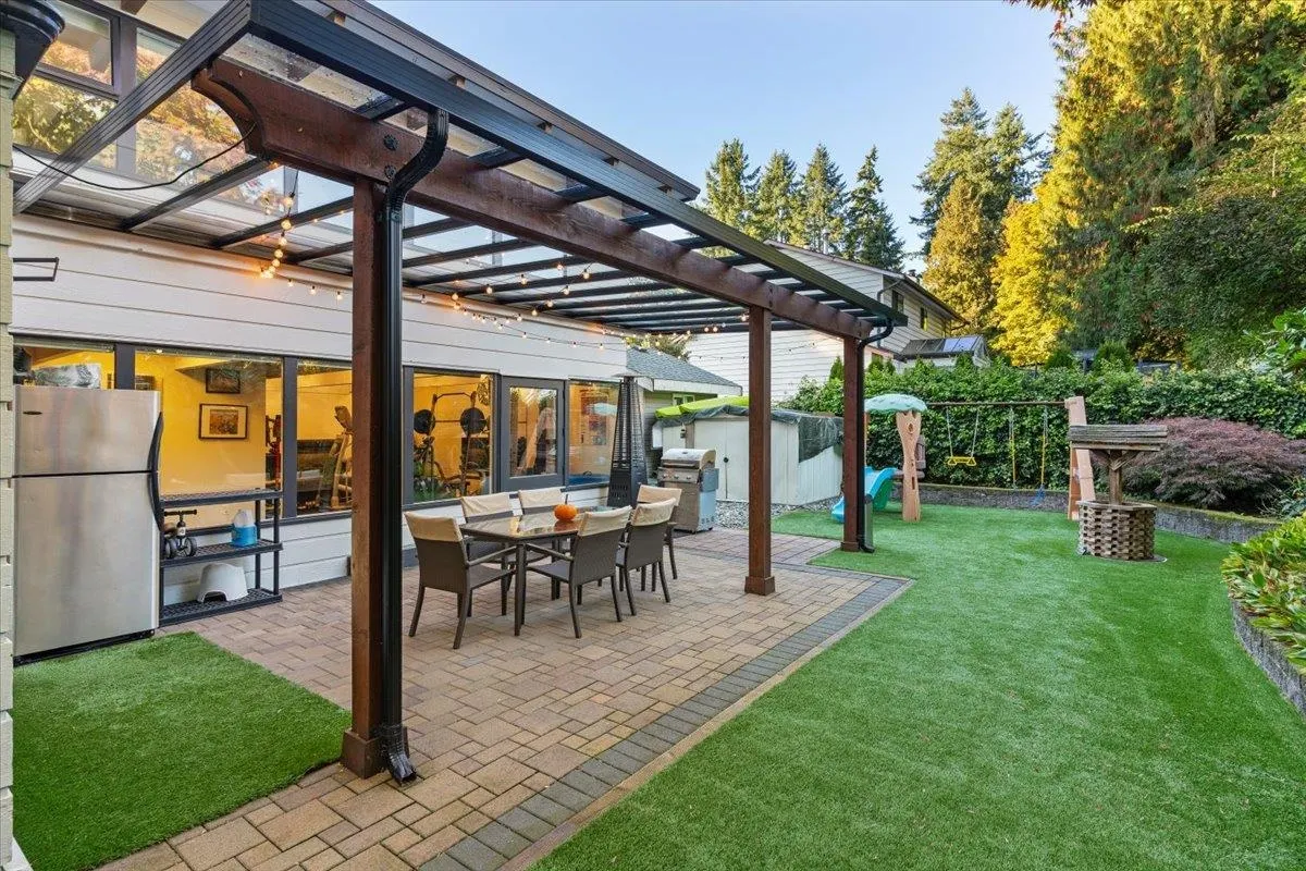 12350 Carlton Street