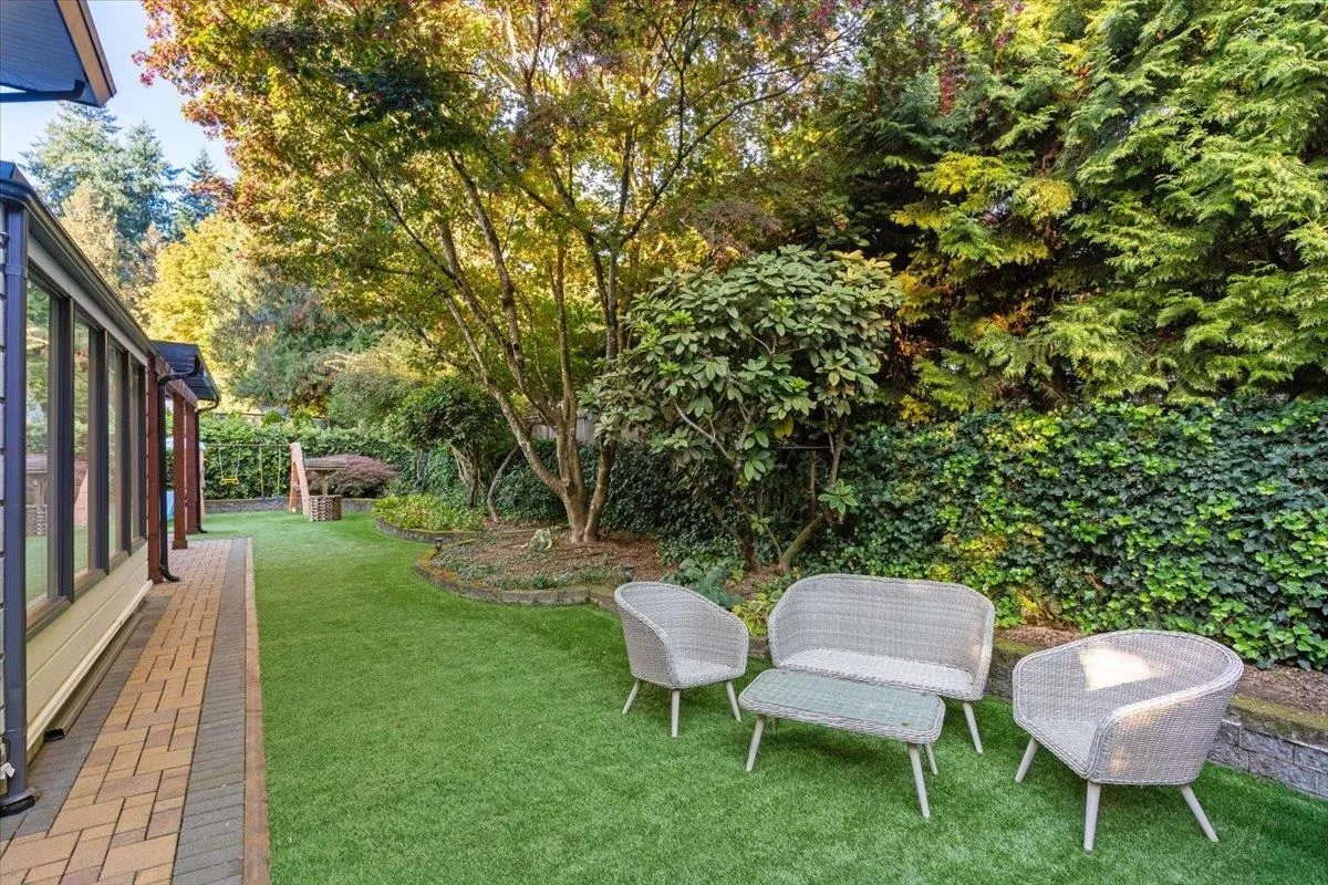 12350 Carlton Street