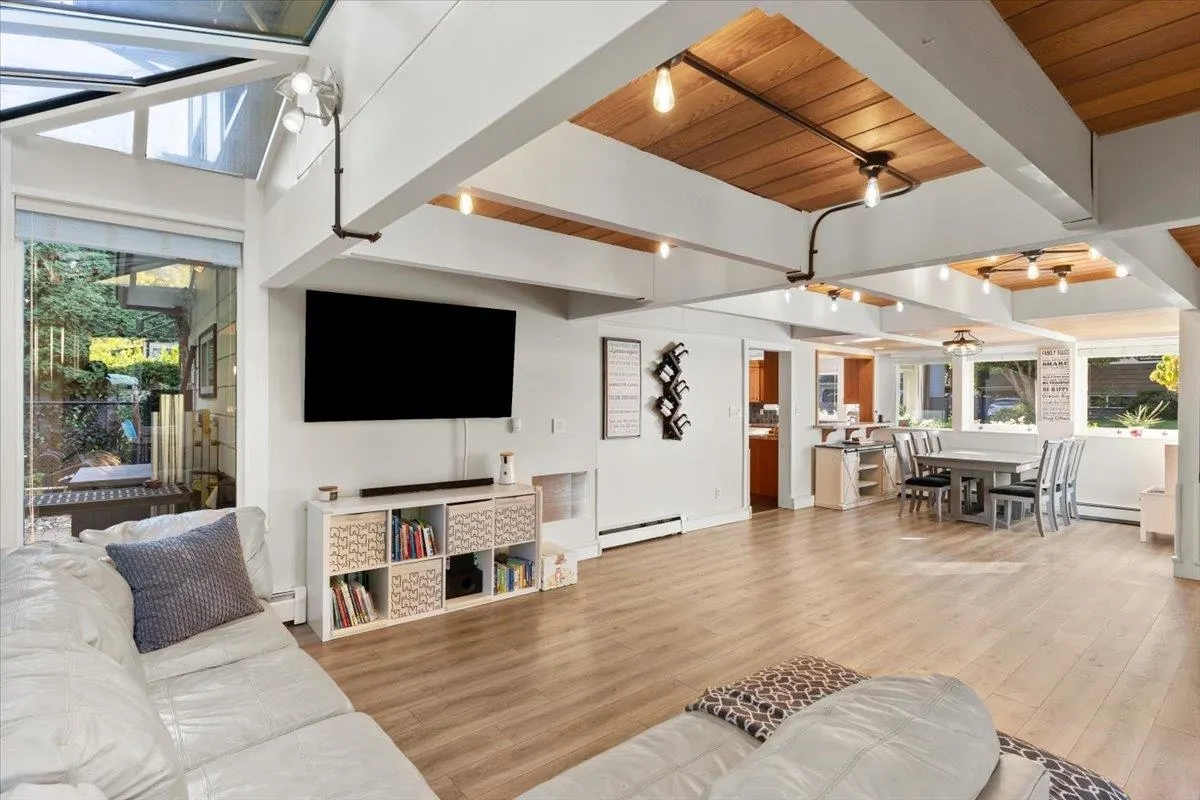 12350 Carlton Street