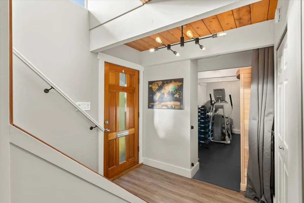 12350 Carlton Street