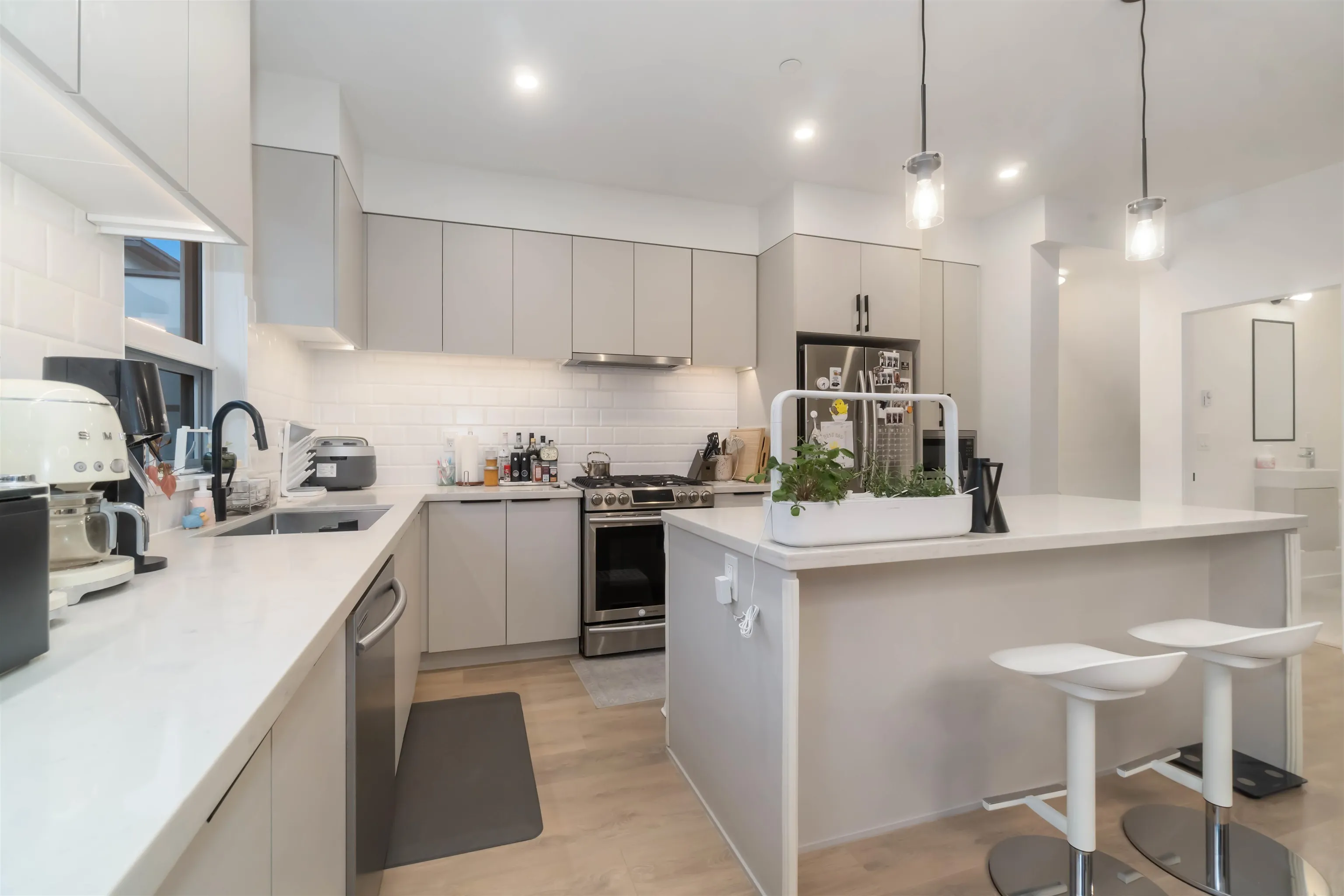 505 3105 St George Street