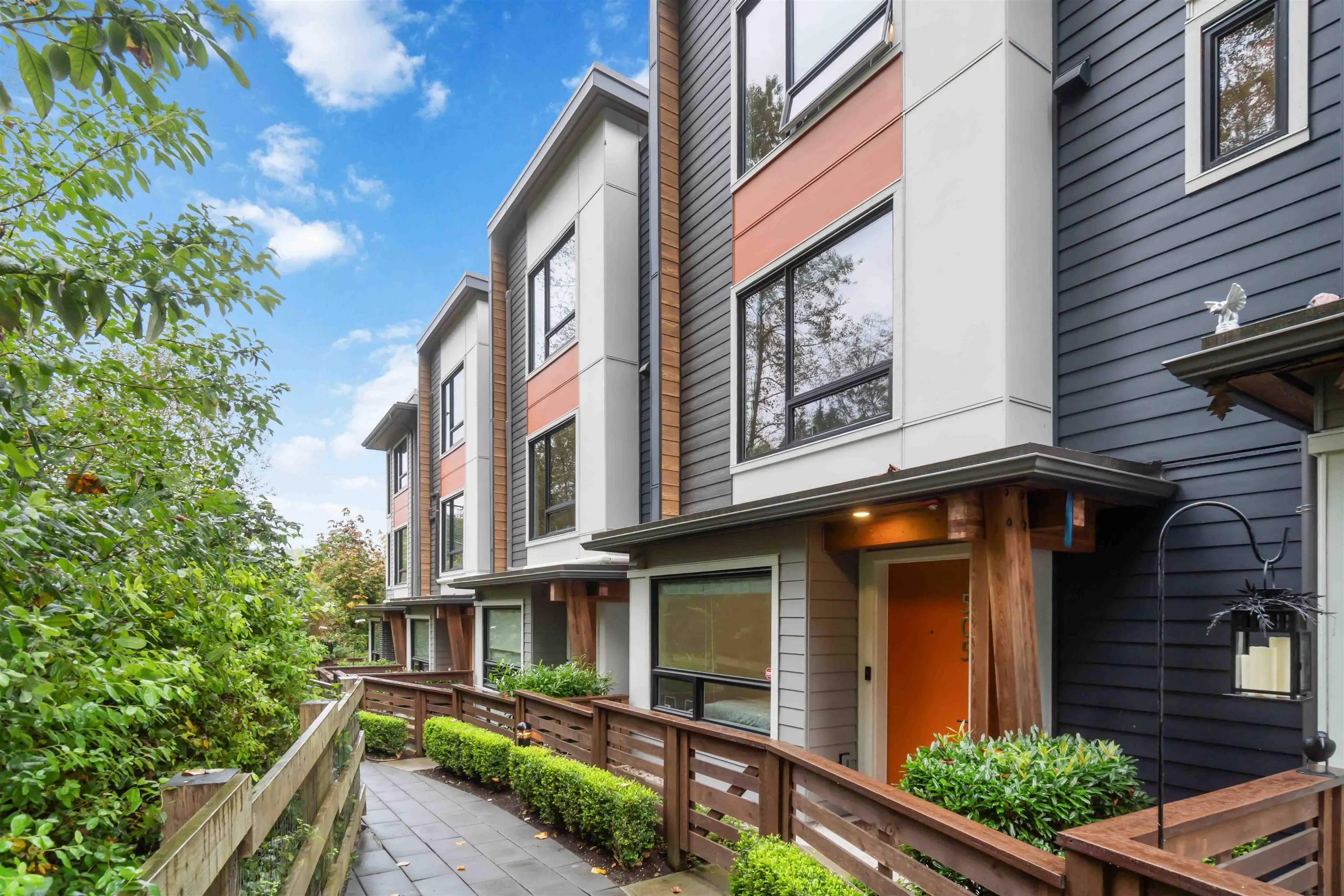 505 3105 St George Street