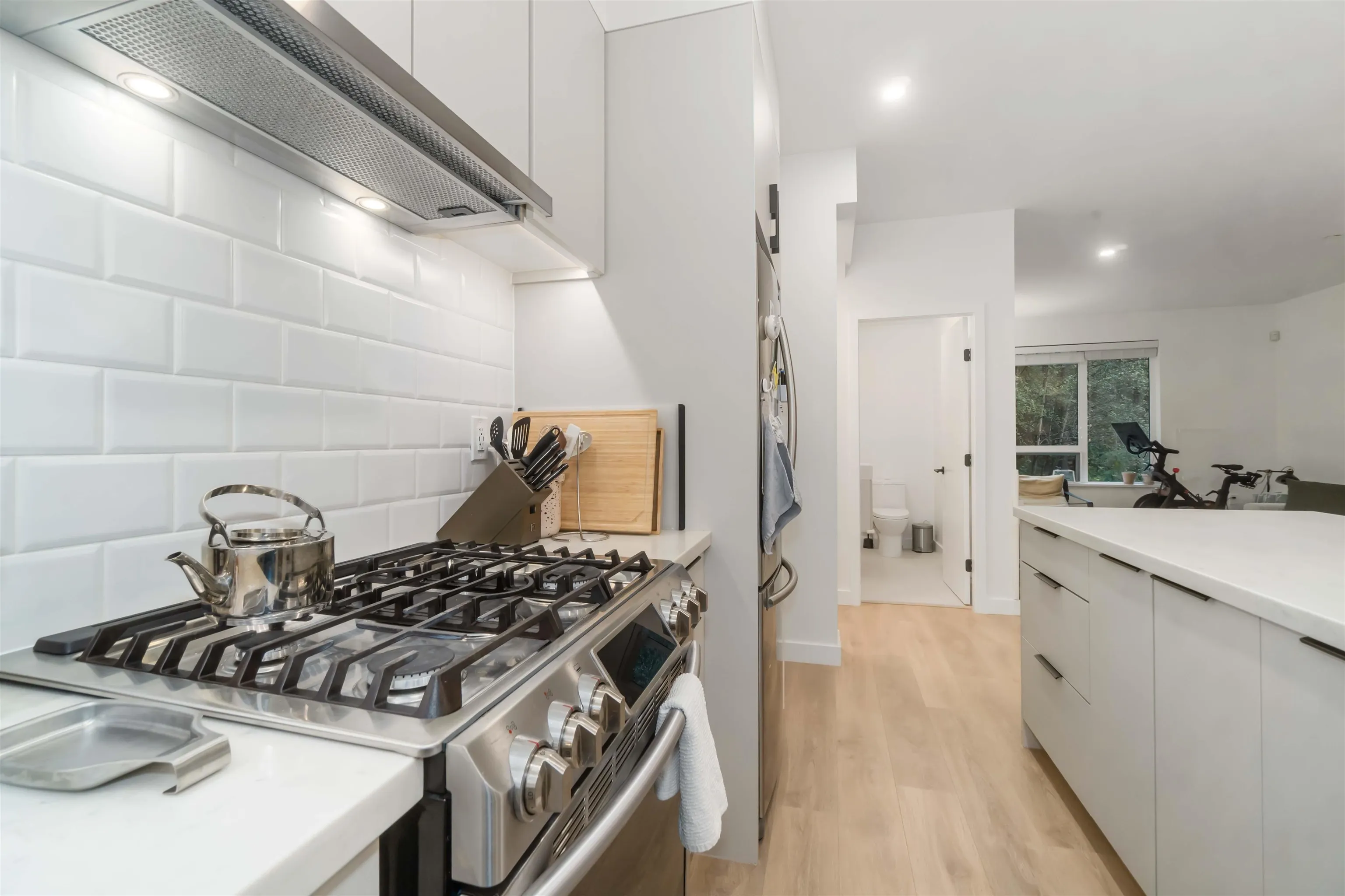 505 3105 St George Street