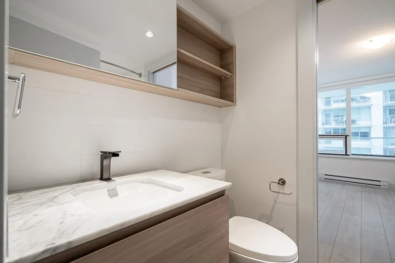 1106 988 Quayside Drive