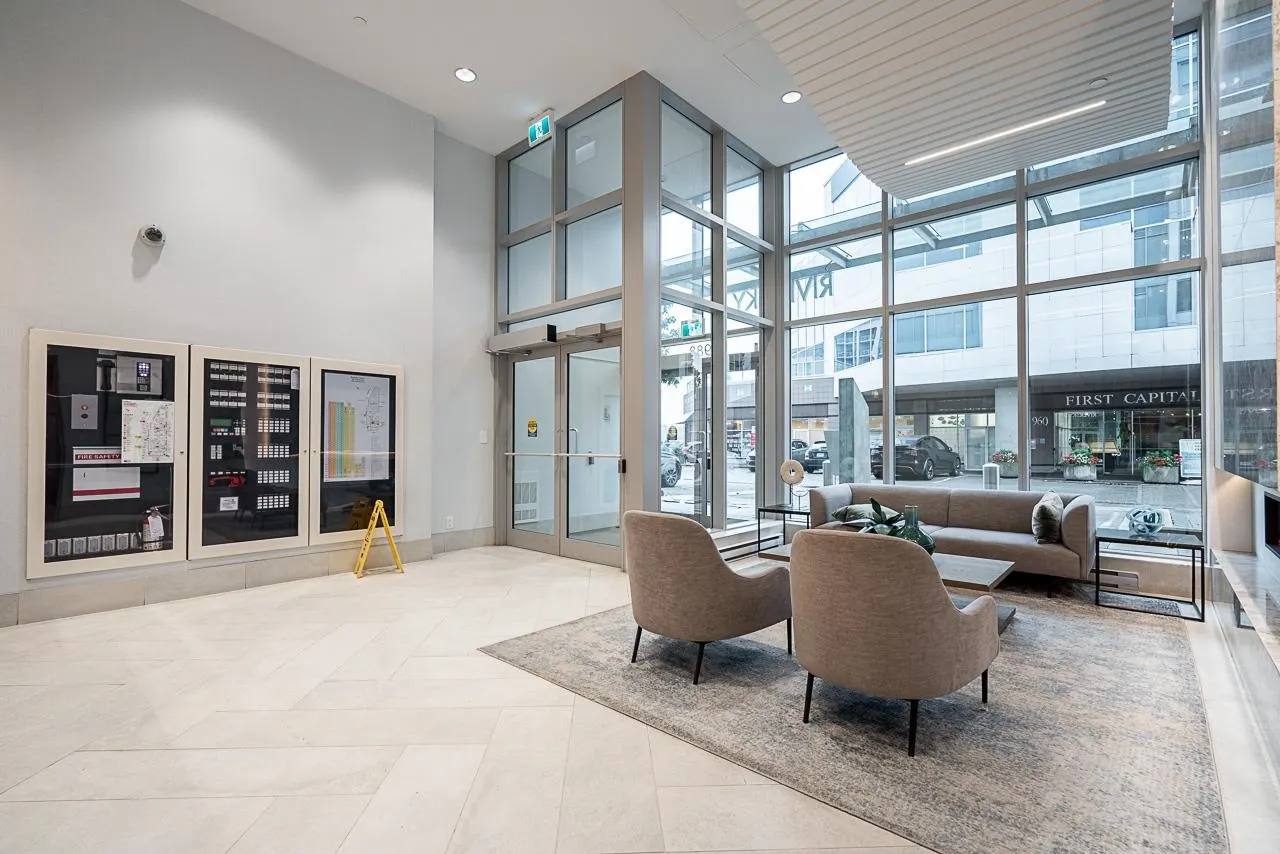 1106 988 Quayside Drive