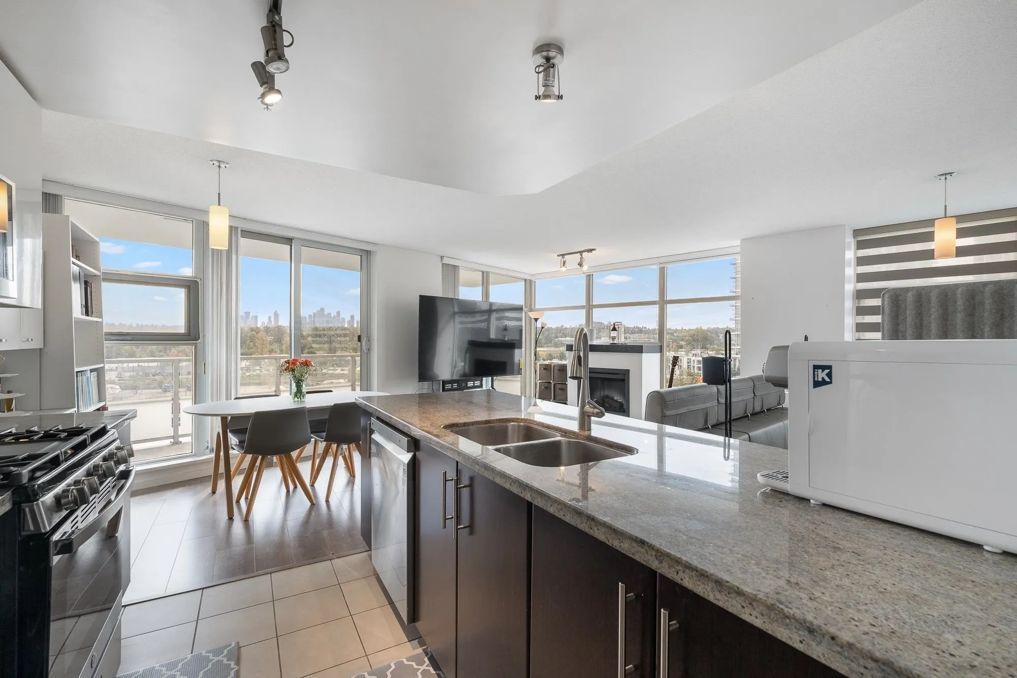 707 2289 Yukon Crescent