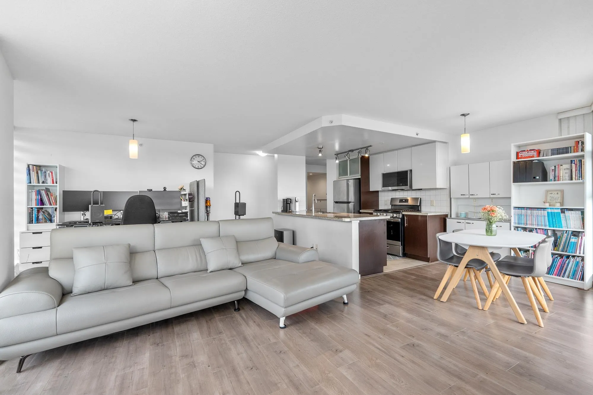 707 2289 Yukon Crescent