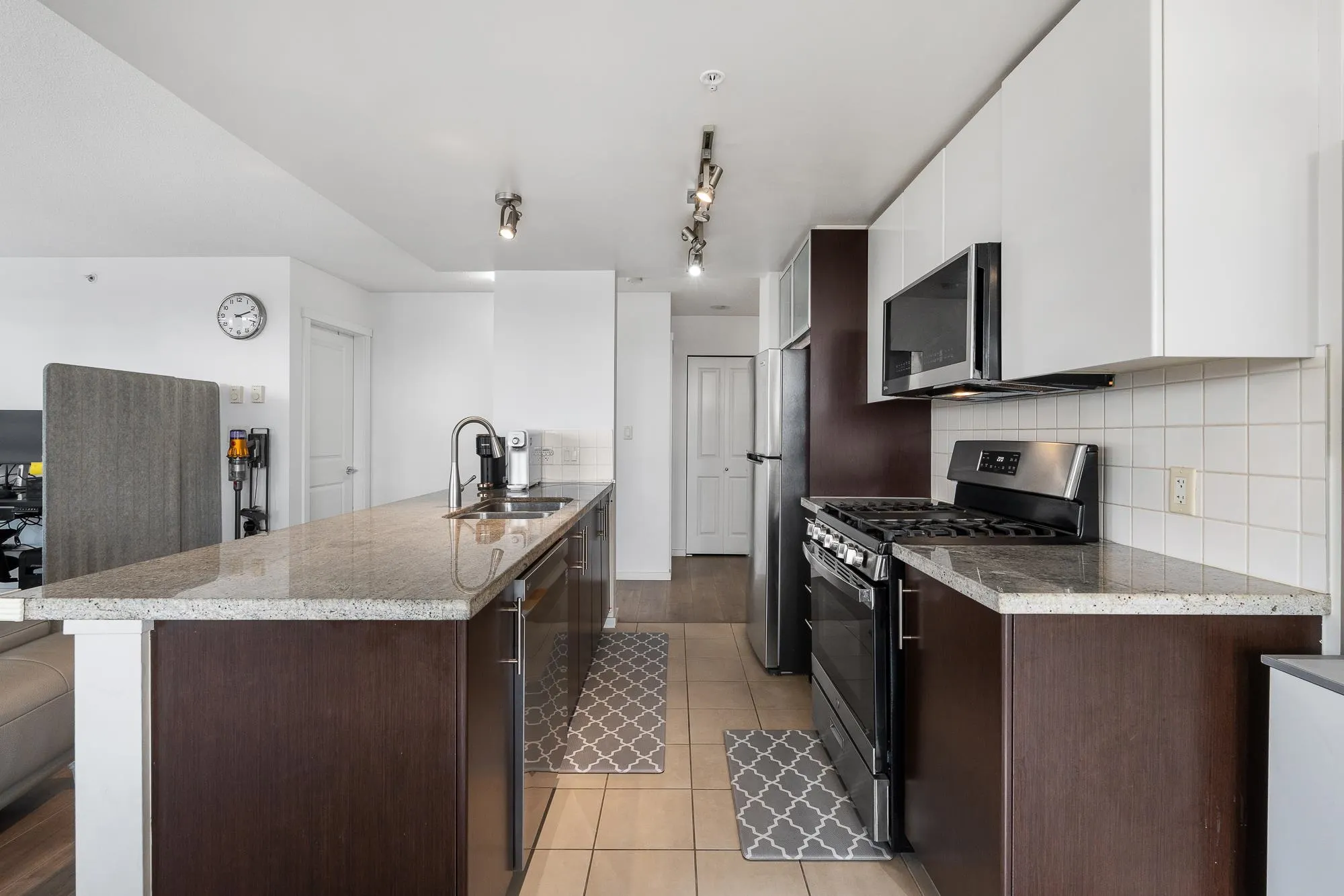 707 2289 Yukon Crescent