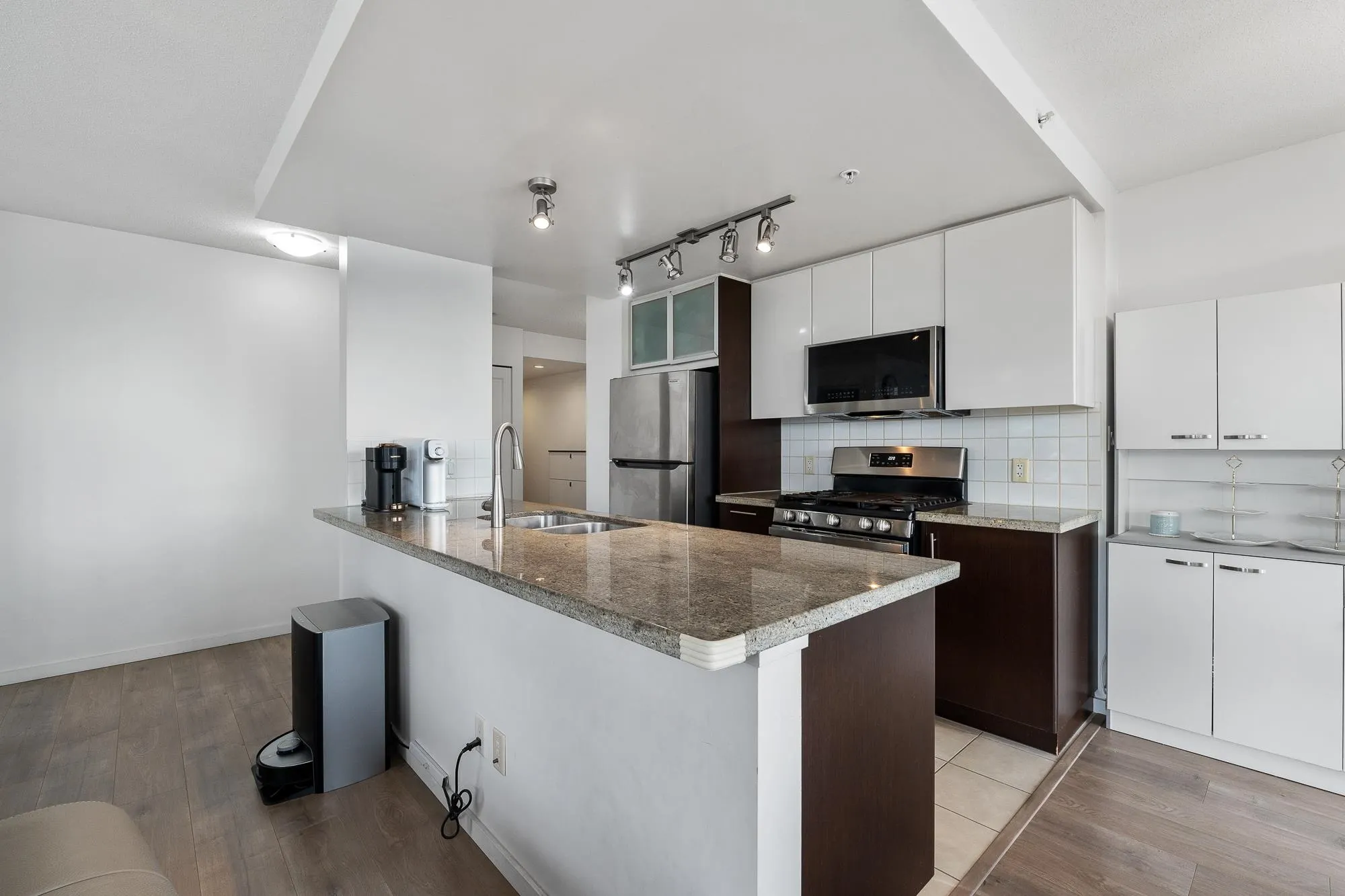 707 2289 Yukon Crescent