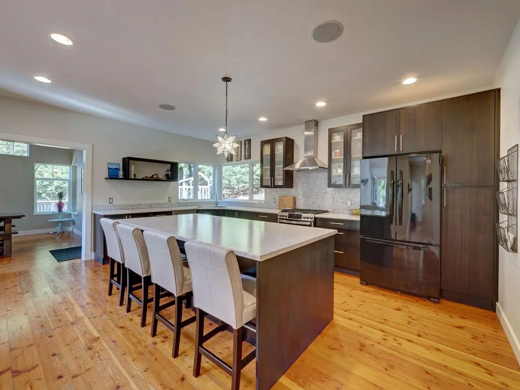 8116 Southwood Road