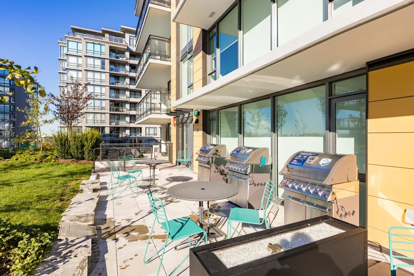 3 3280 Corvette Way