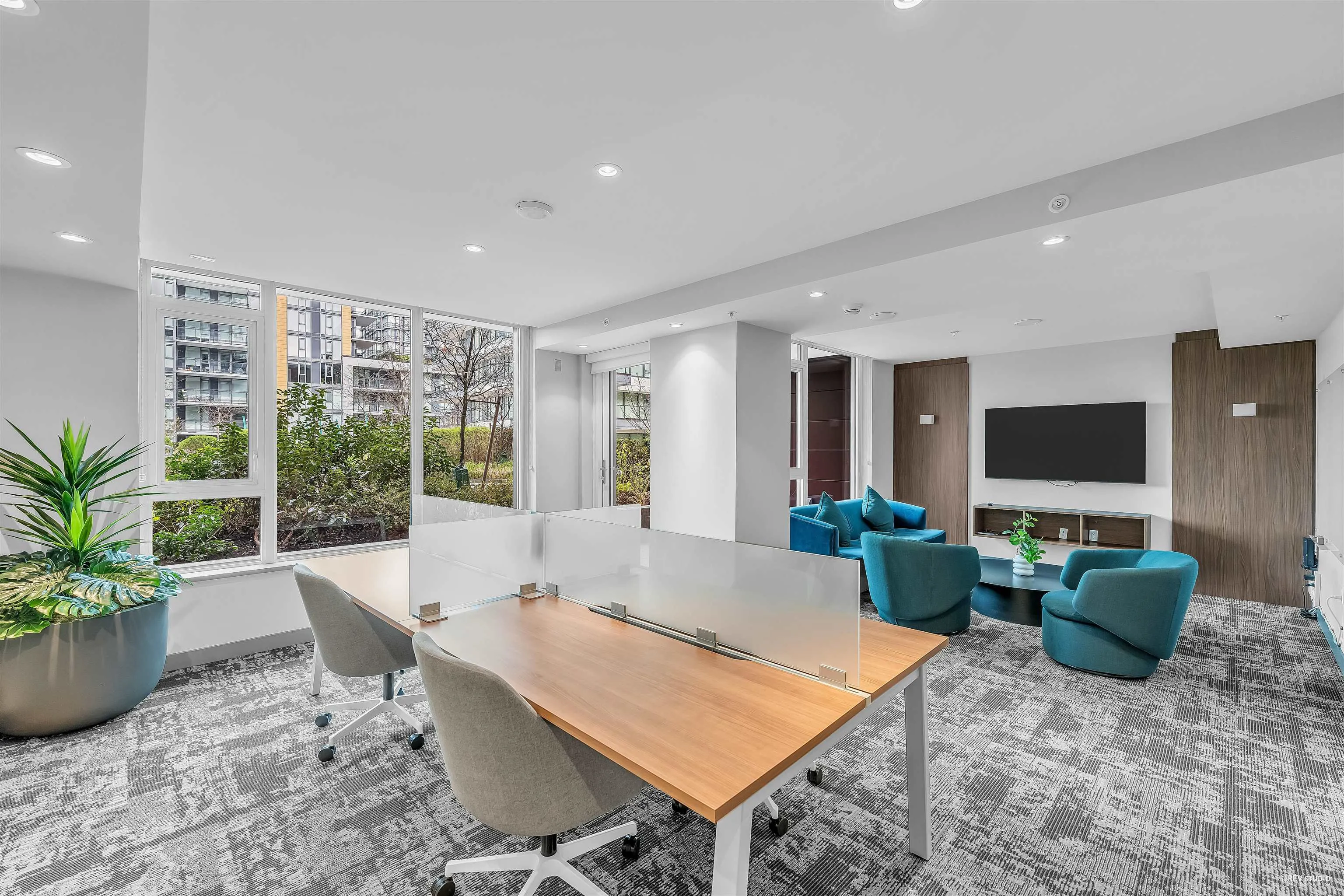 3 3280 Corvette Way