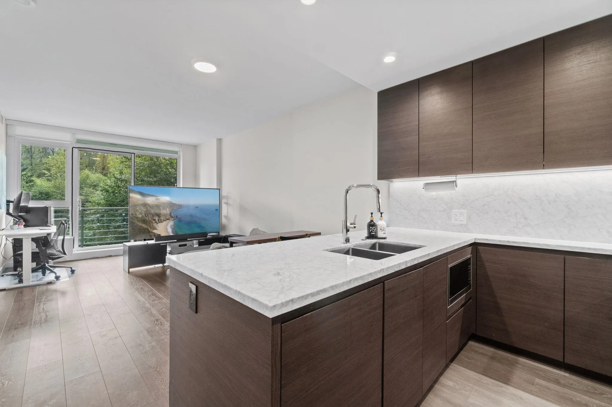 405 305 Morrissey Road