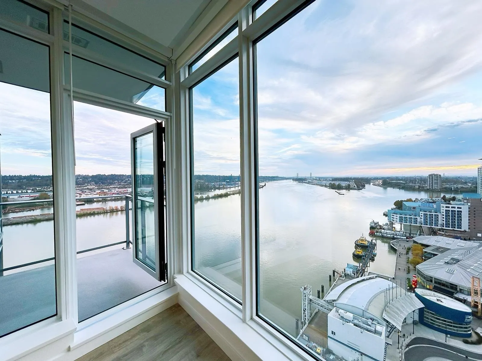 1802 680 Quayside Drive