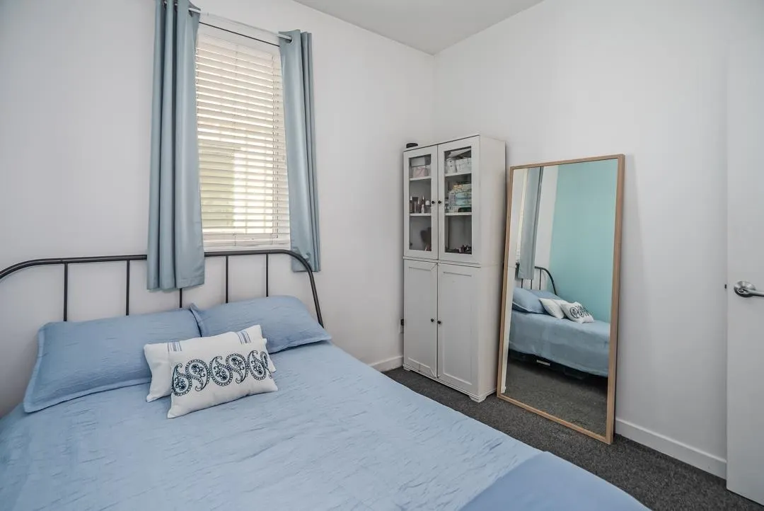 212 2239 Kingsway