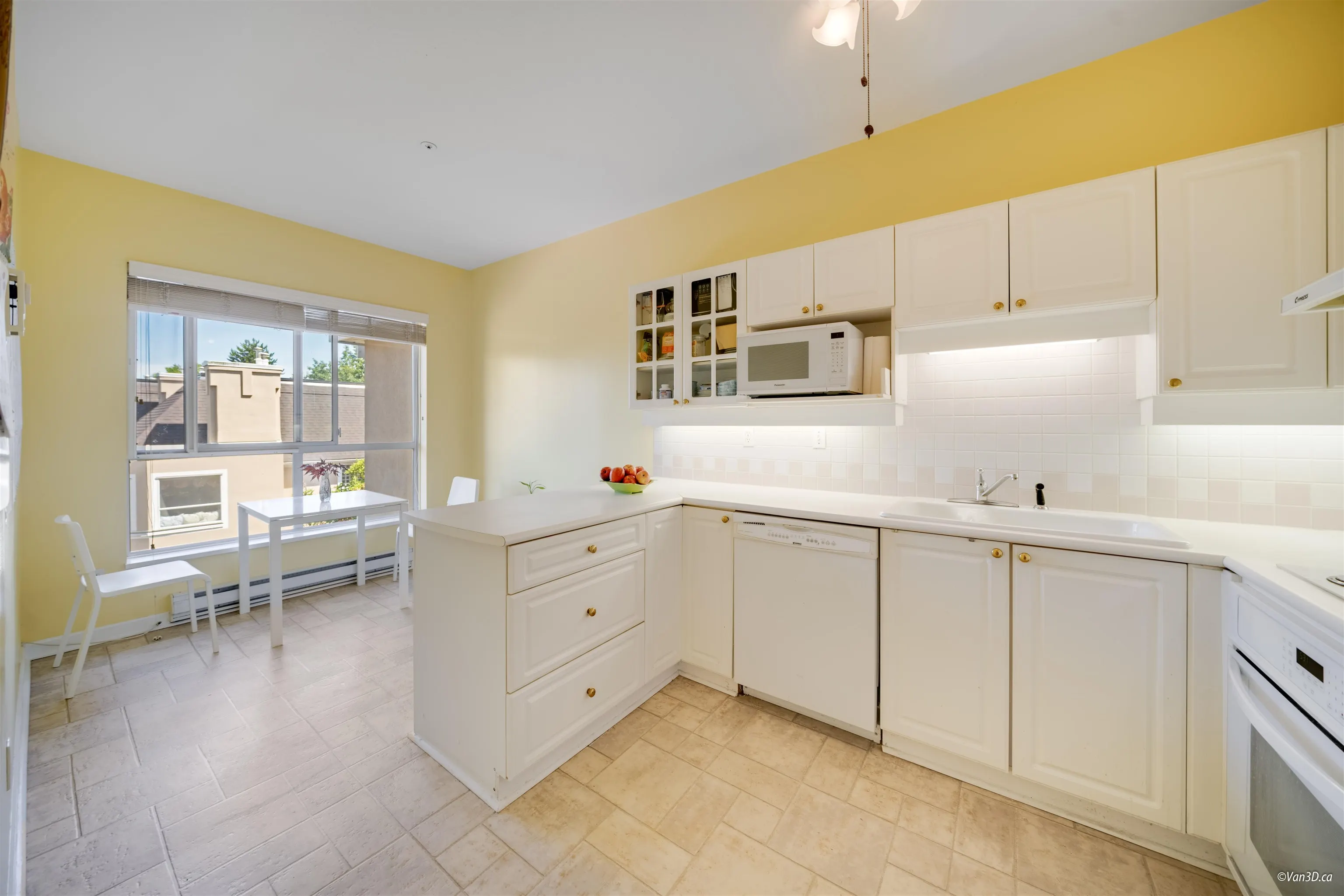 612 5262 Oakmount Crescent