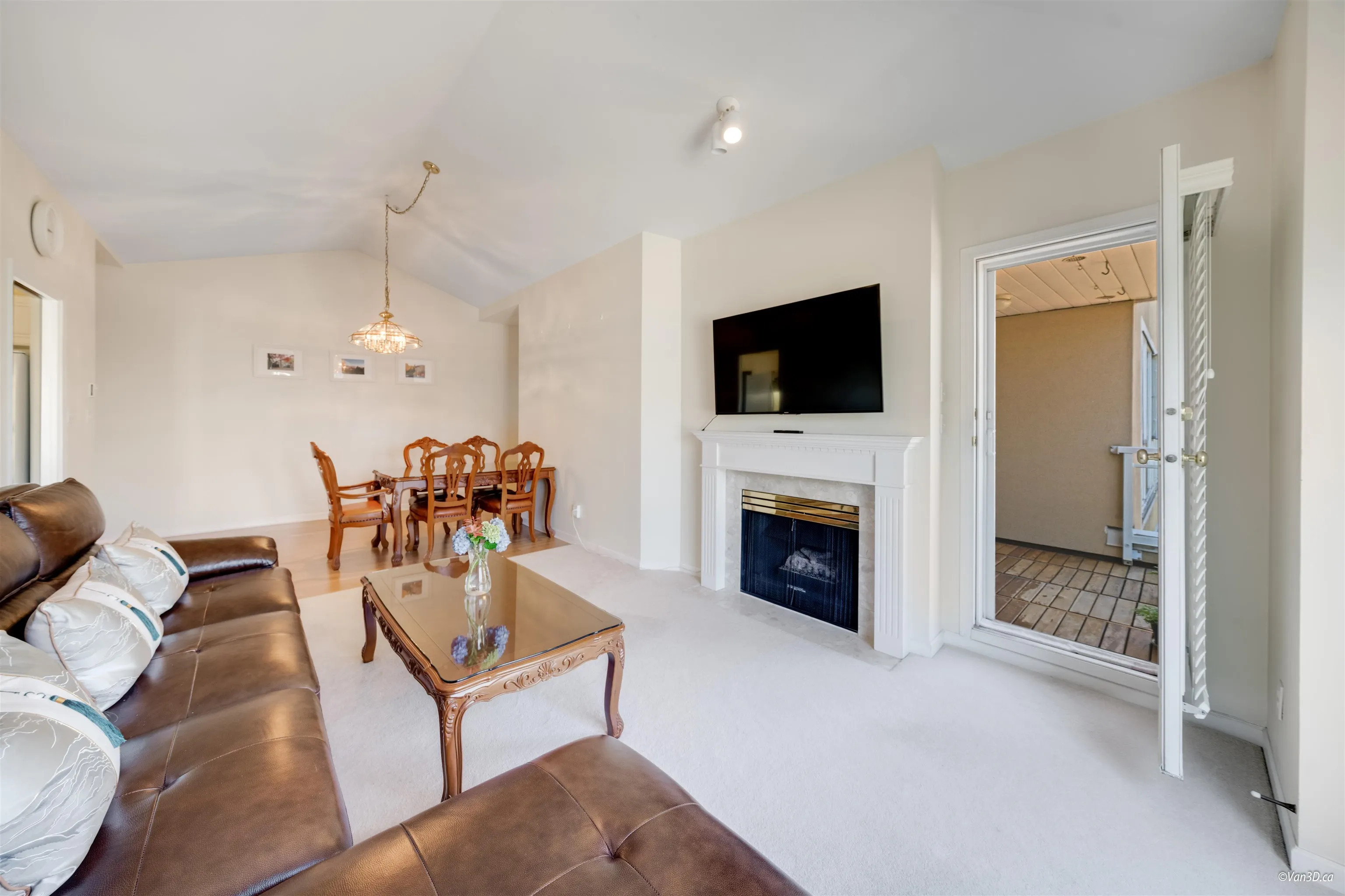 612 5262 Oakmount Crescent