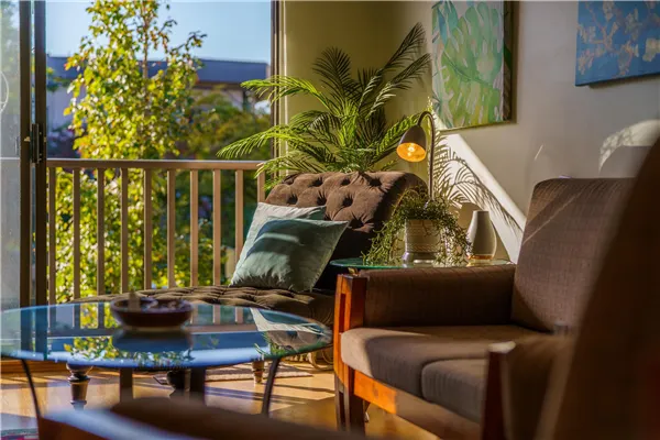 208 2255 W 5th Avenue