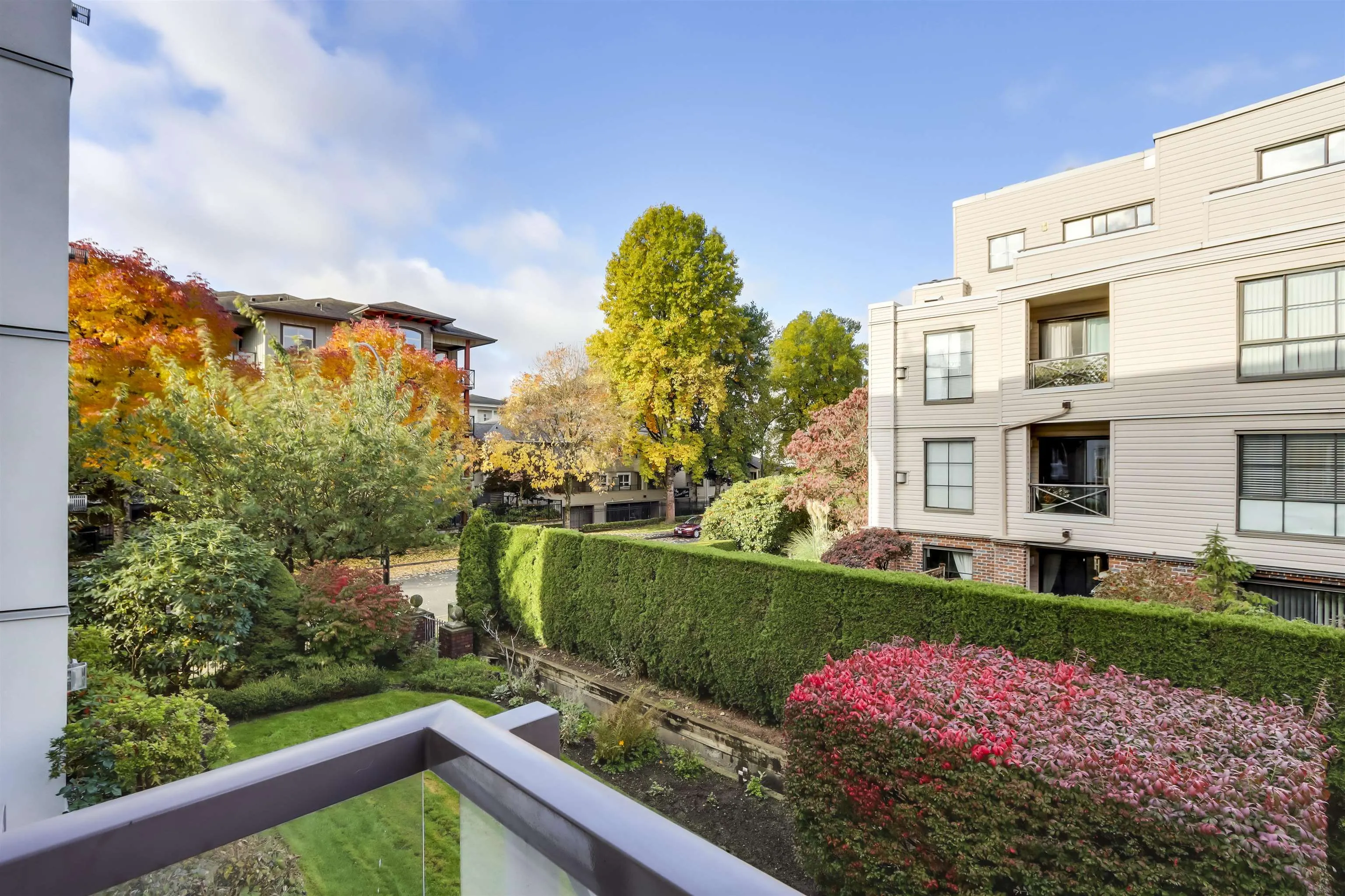 202 2335 Whyte Avenue