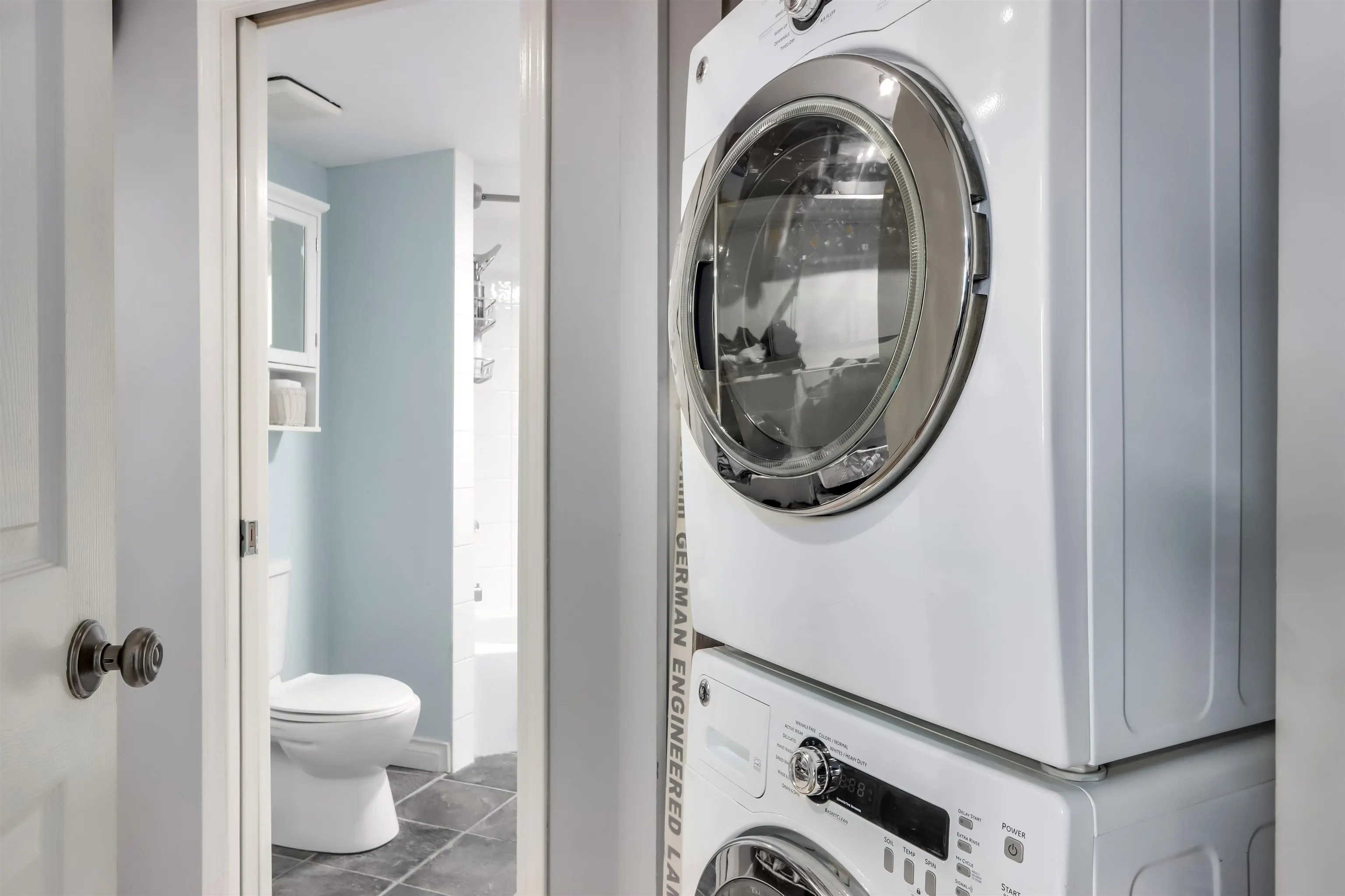 202 2335 Whyte Avenue