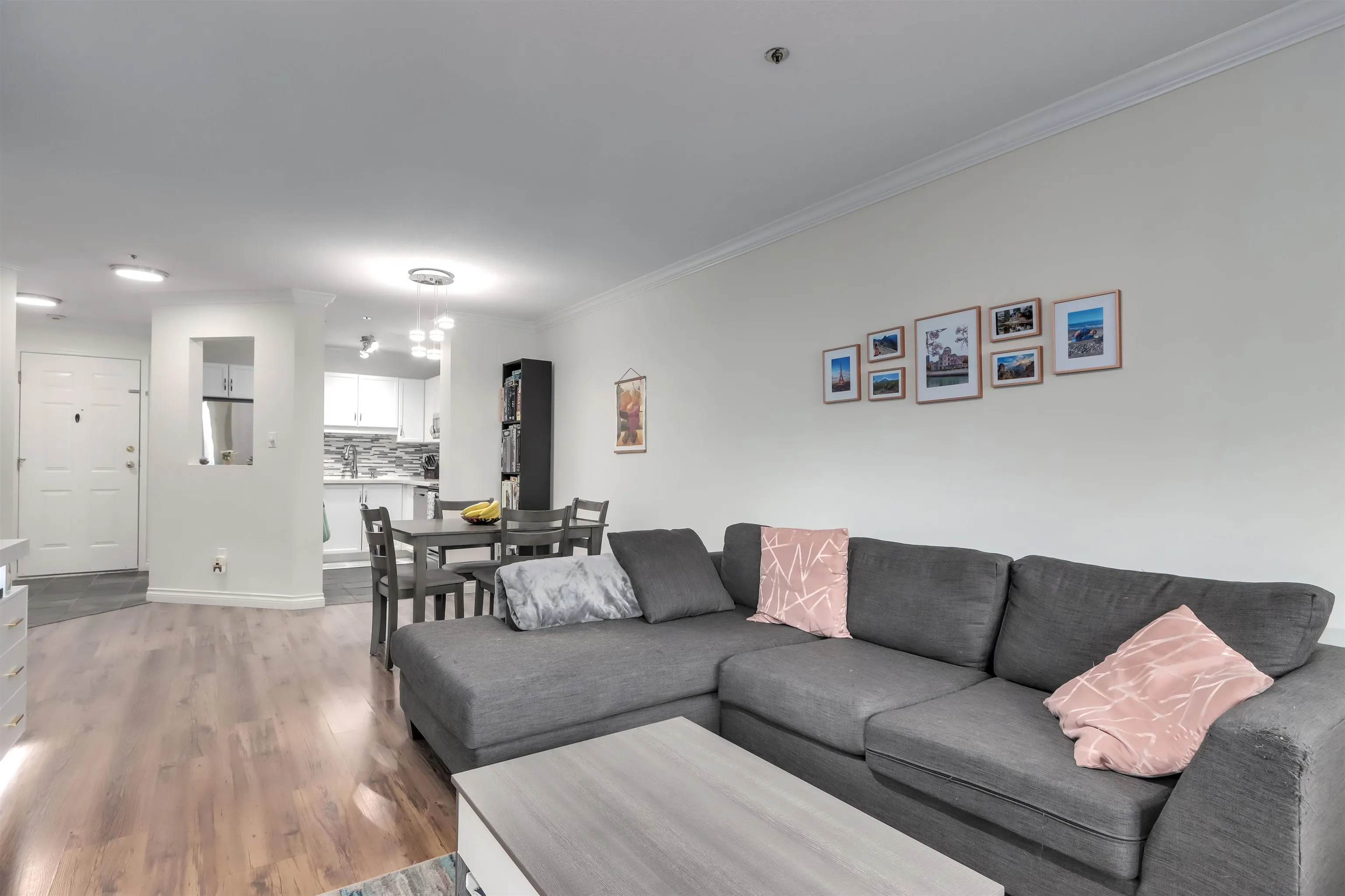 202 2335 Whyte Avenue