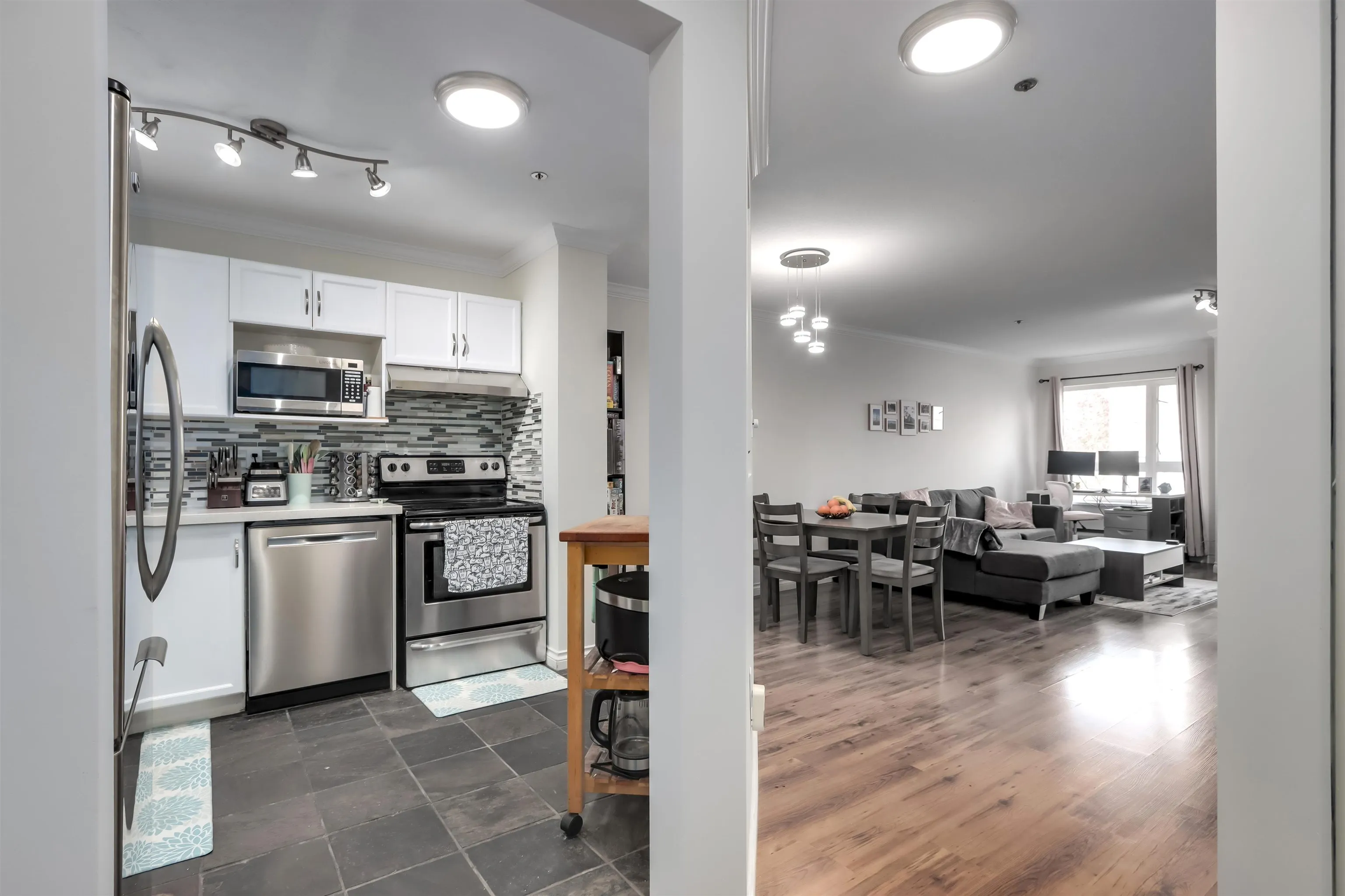 202 2335 Whyte Avenue