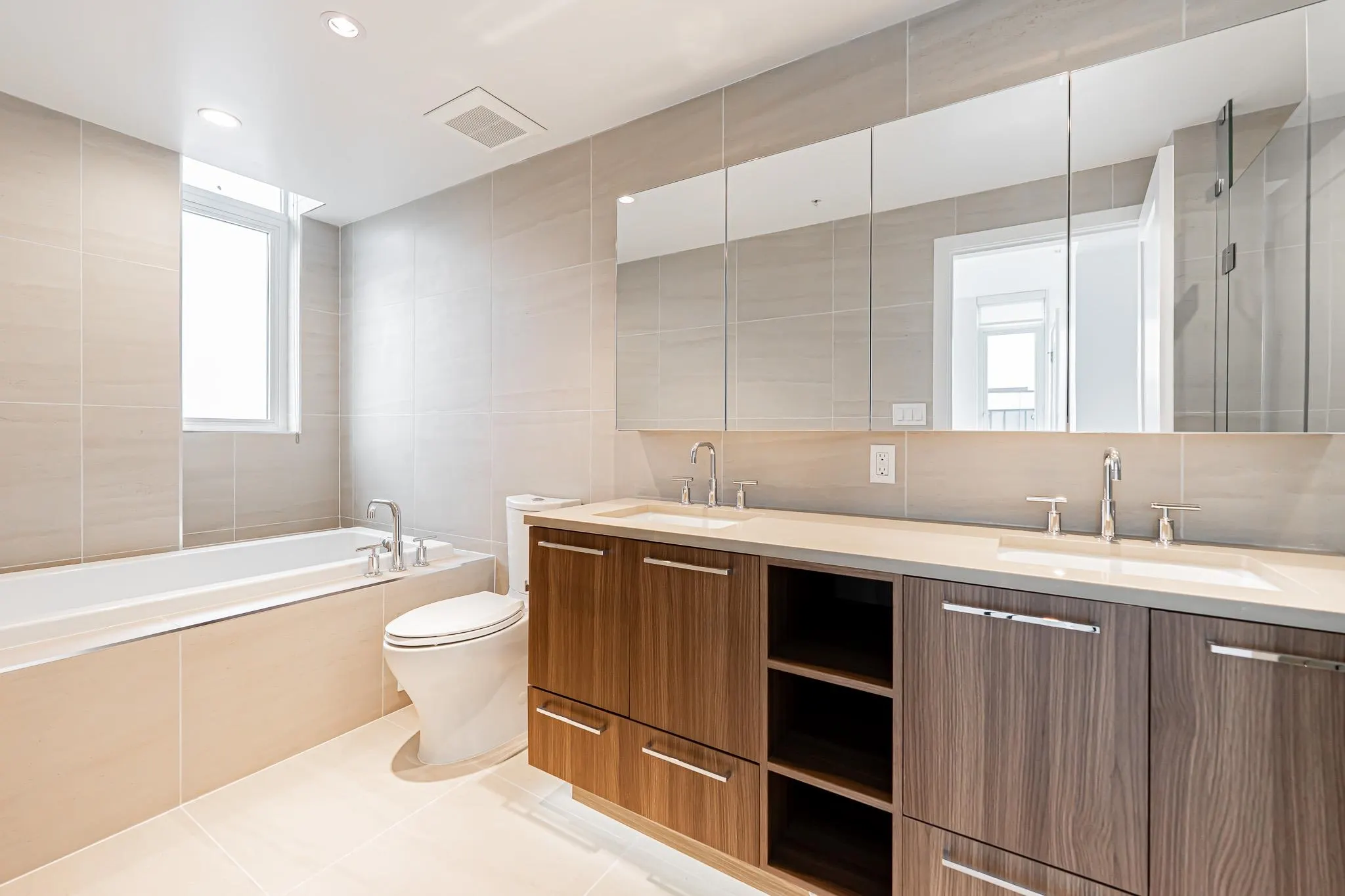 1603 8155 Capstan Way