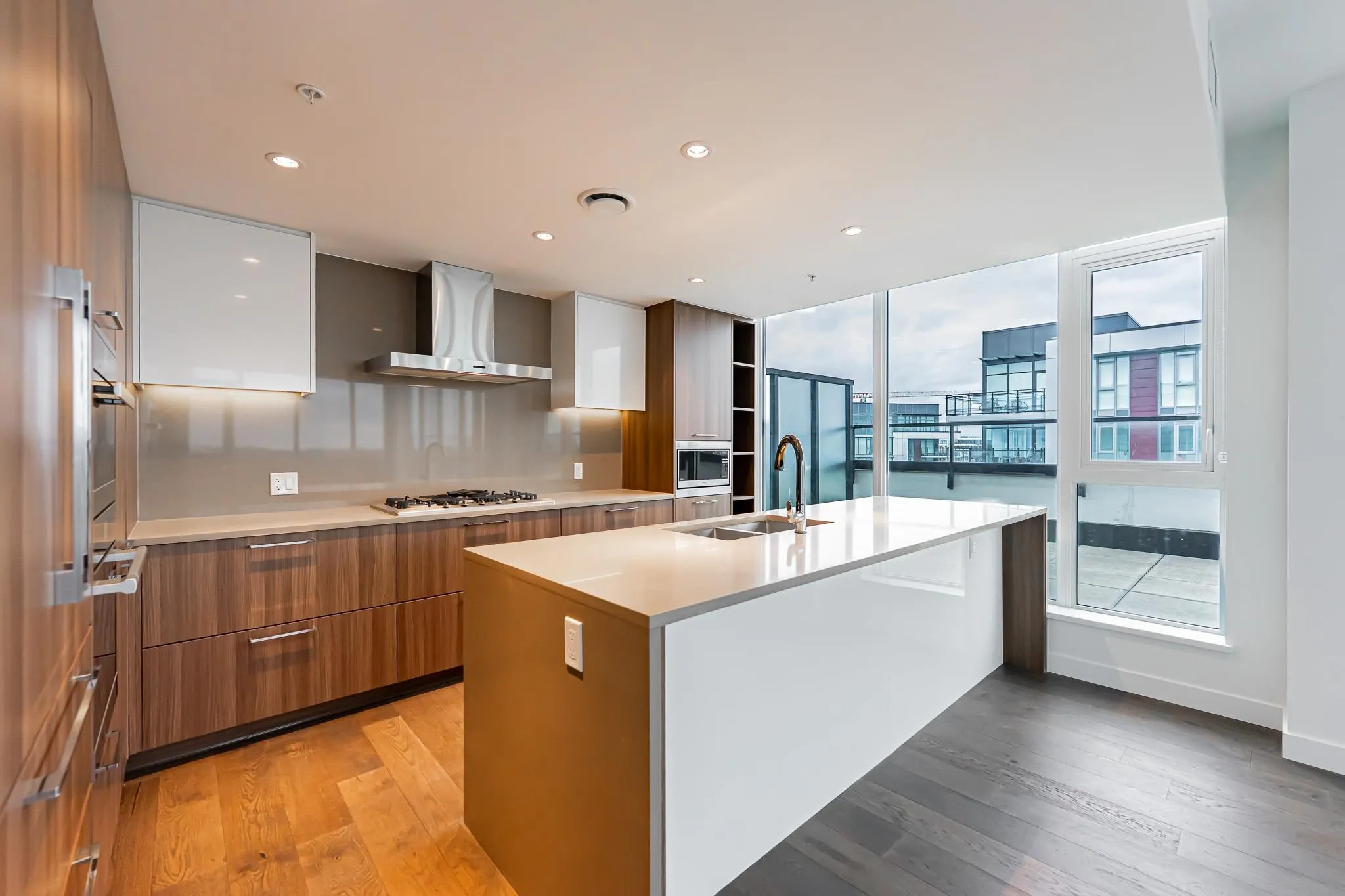 1603 8155 Capstan Way