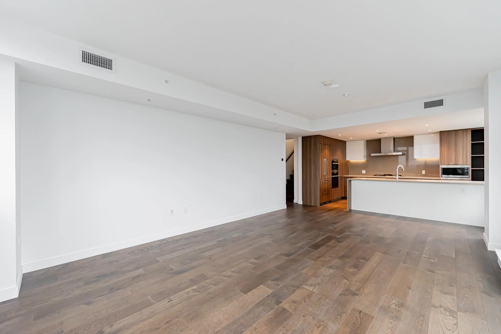 1603 8155 Capstan Way