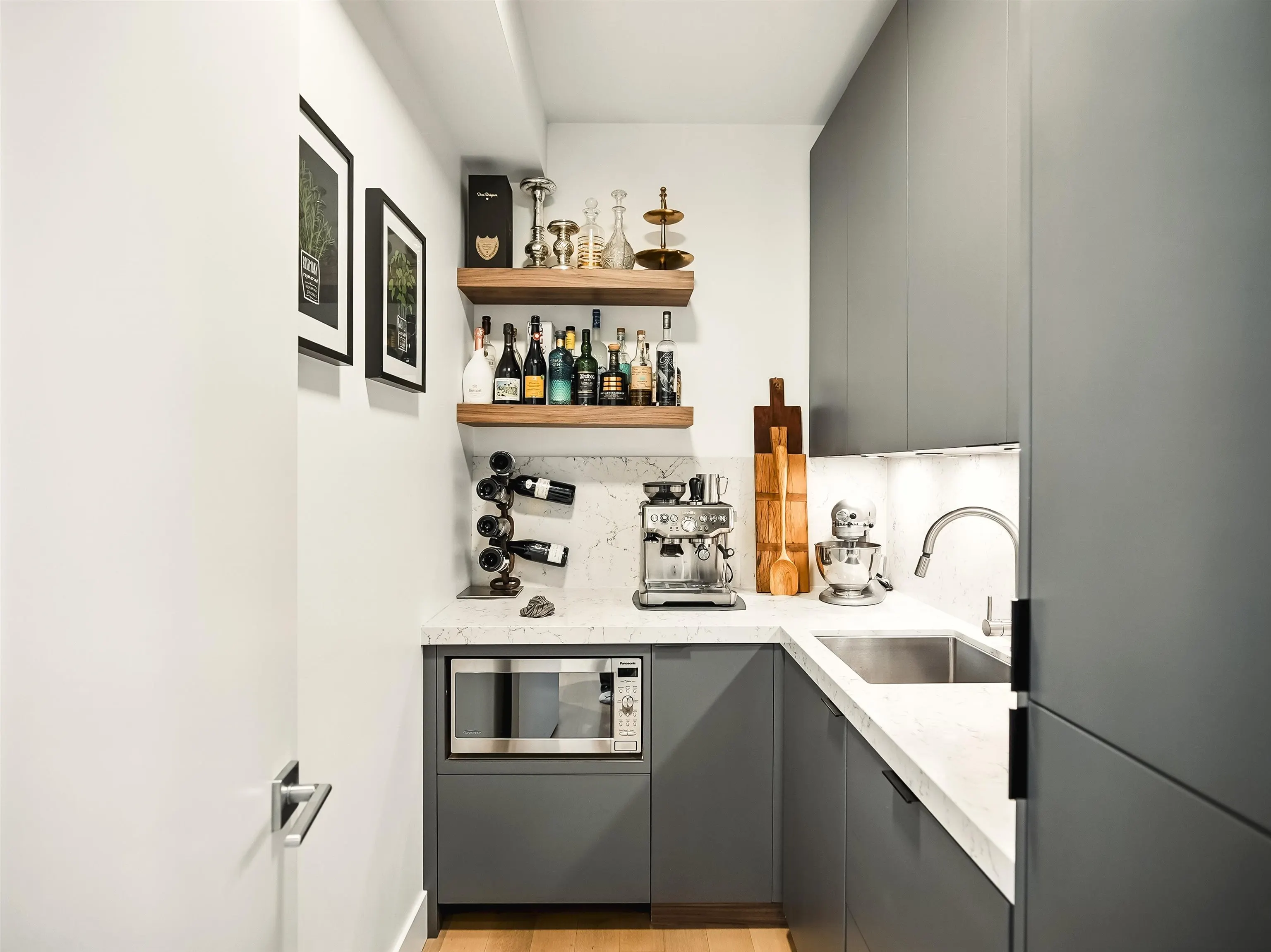 452 E 4th Street