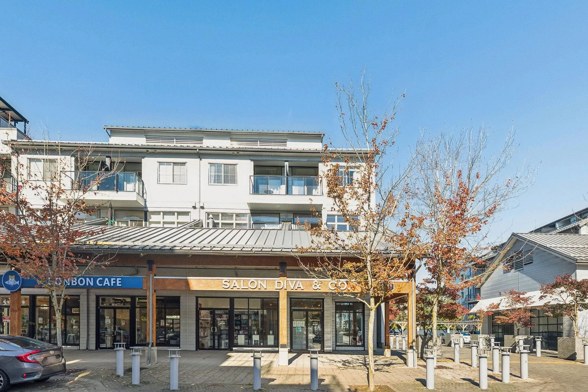 220 6111 London Road