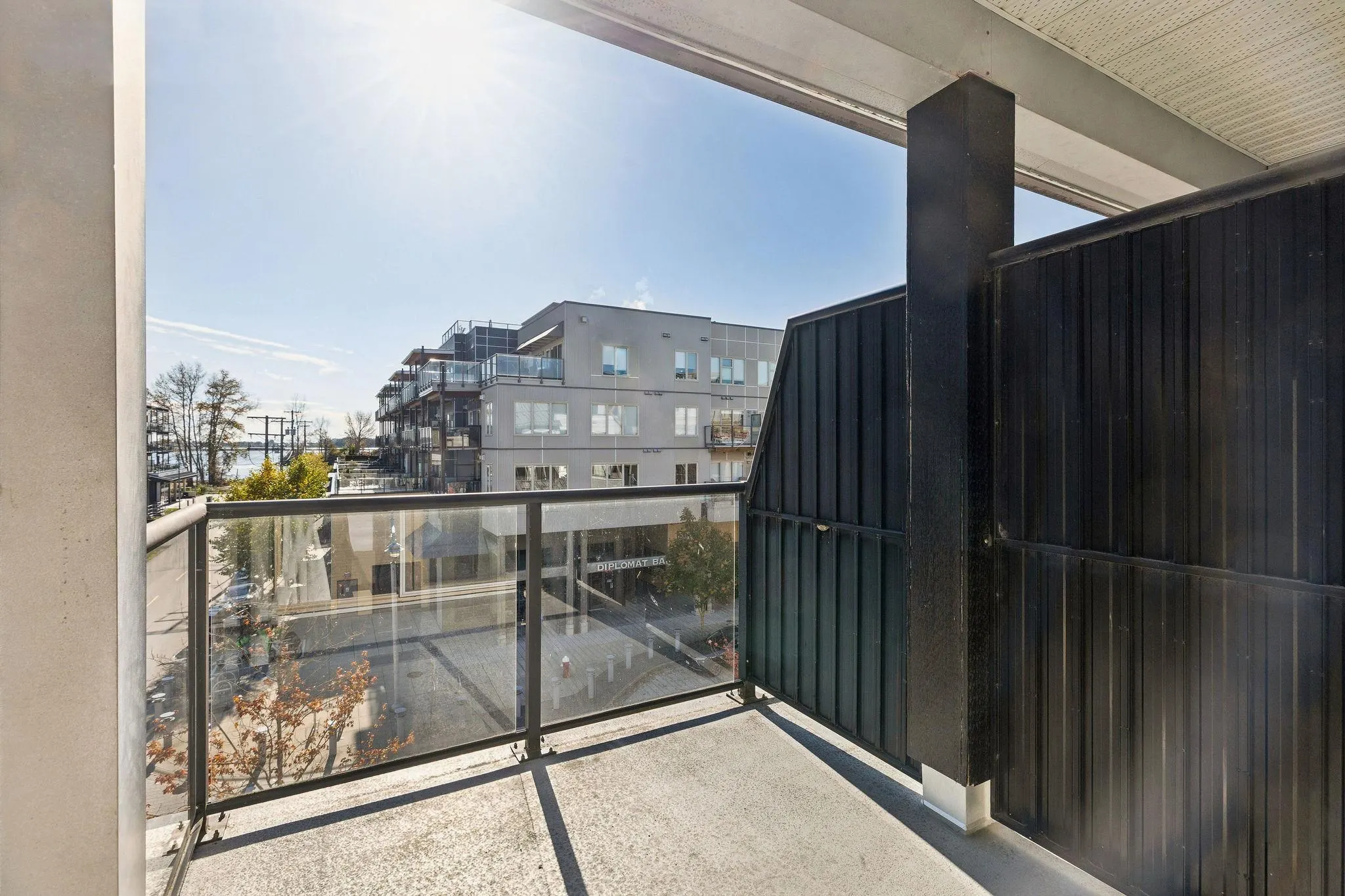 220 6111 London Road