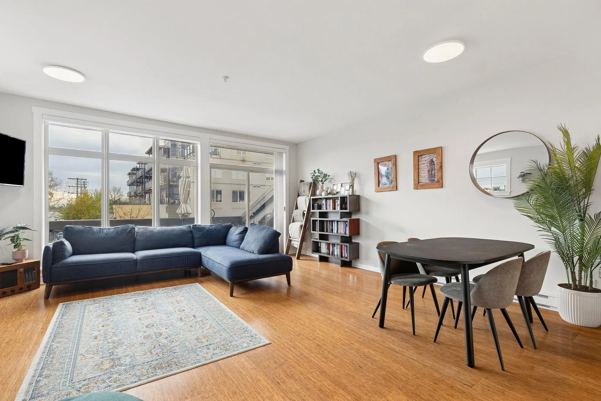 220 6111 London Road