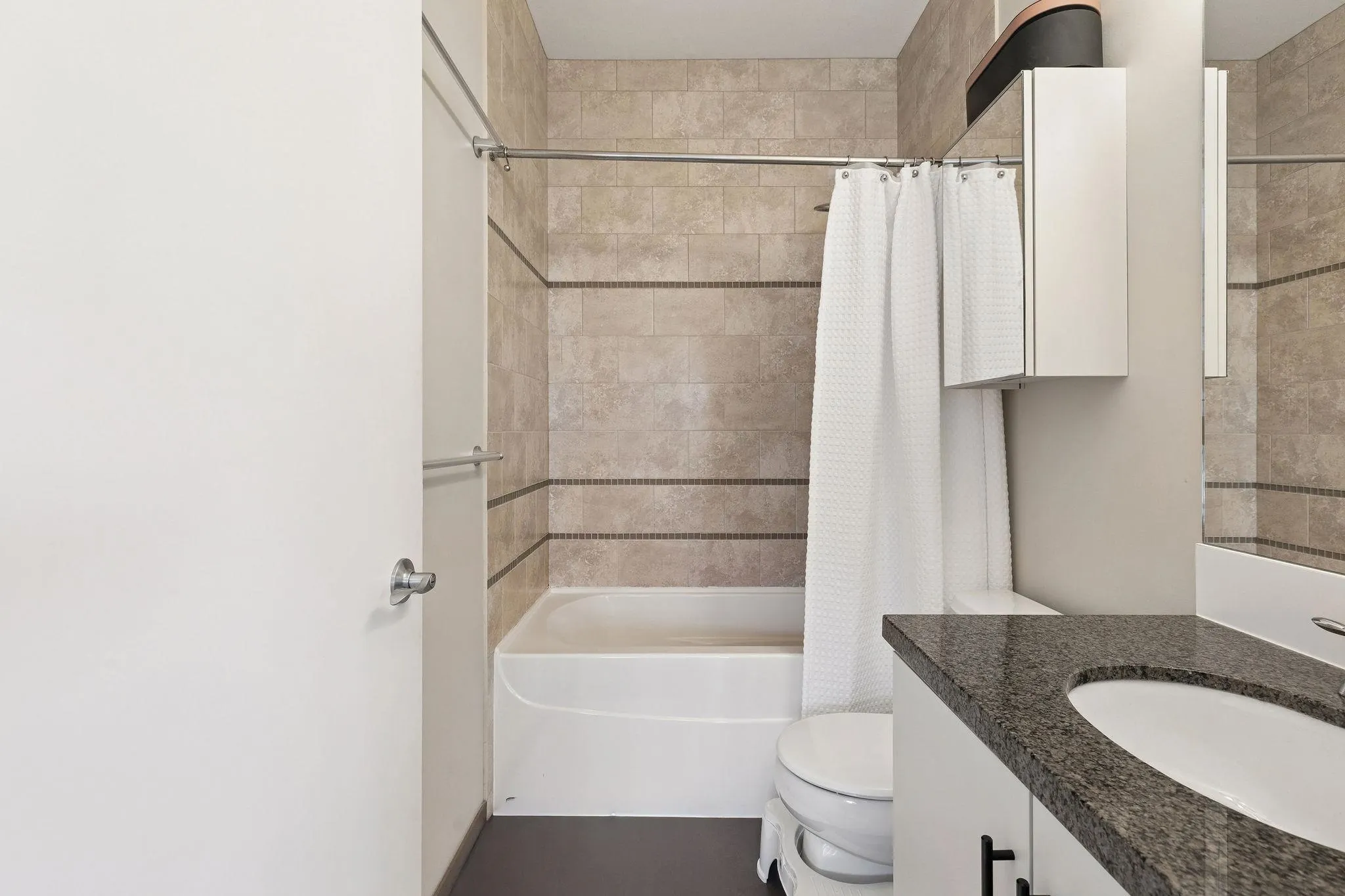 220 6111 London Road