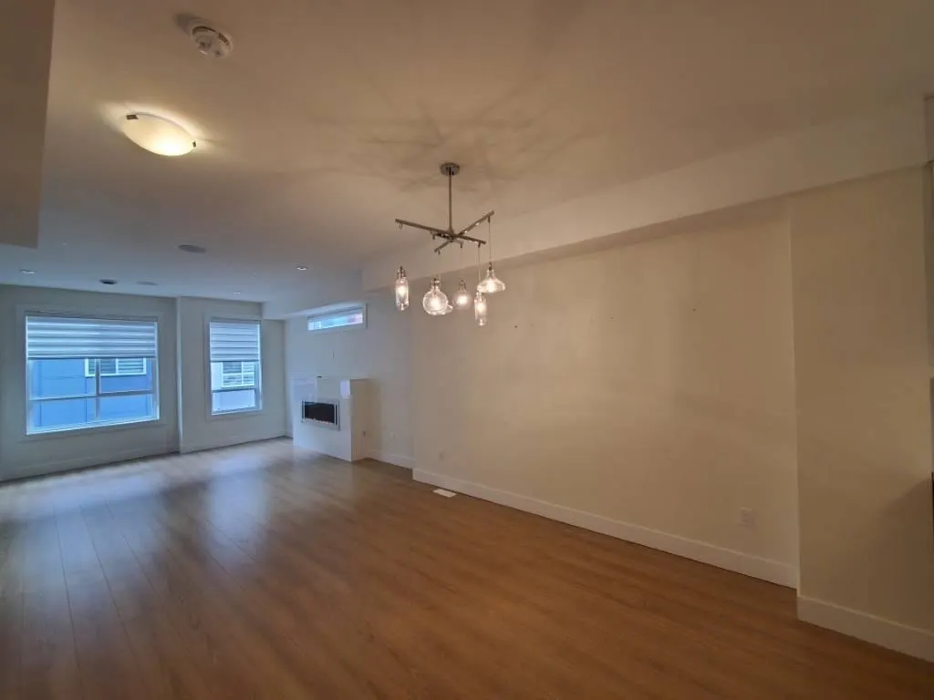 1670 160 Street