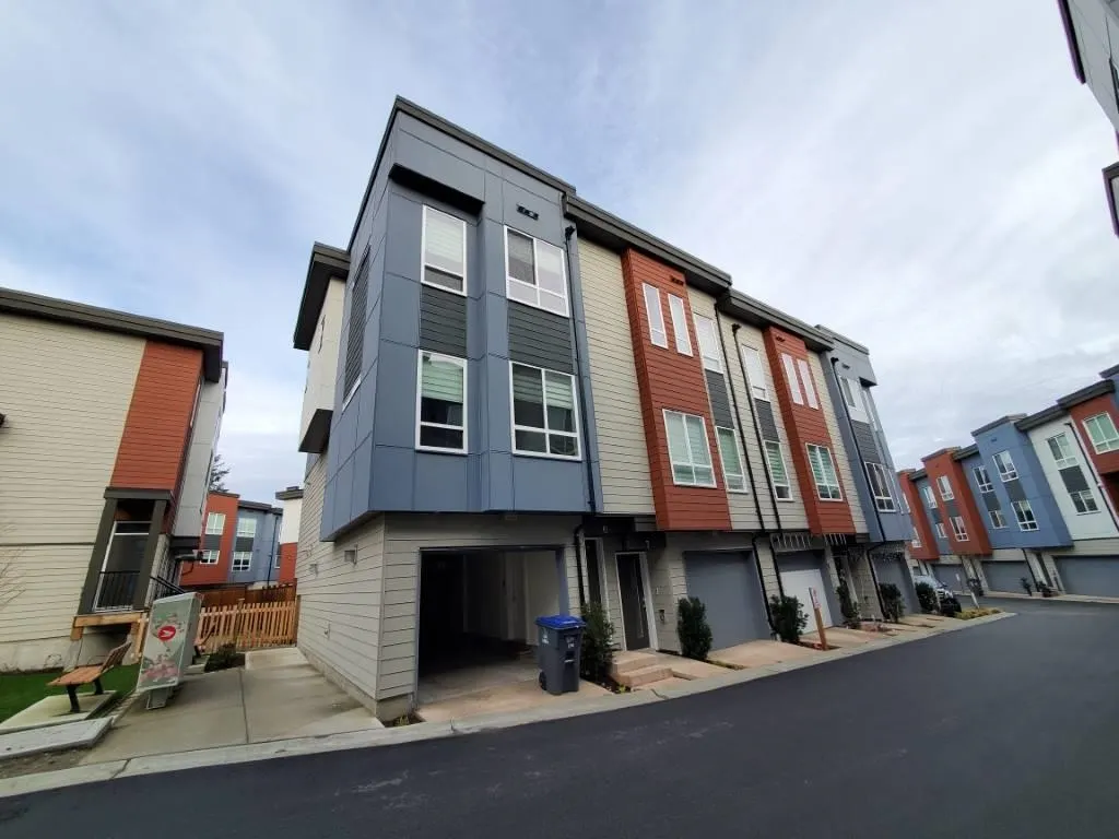 1670 160 Street