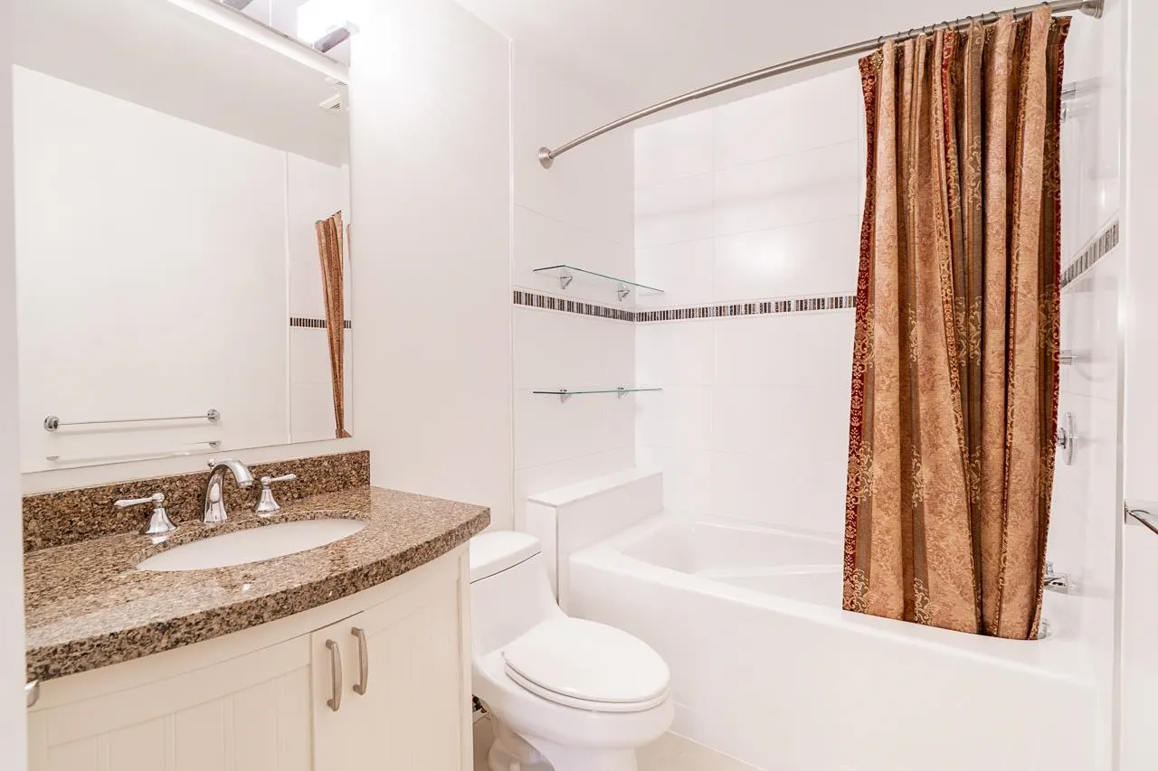 PH4 15357 Roper Avenue