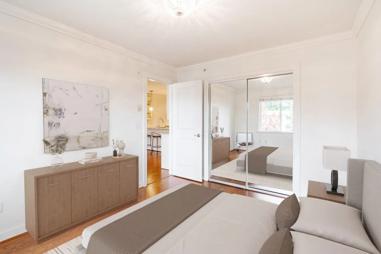 PH4 15357 Roper Avenue