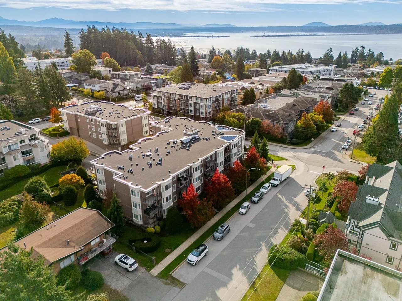 PH4 15357 Roper Avenue