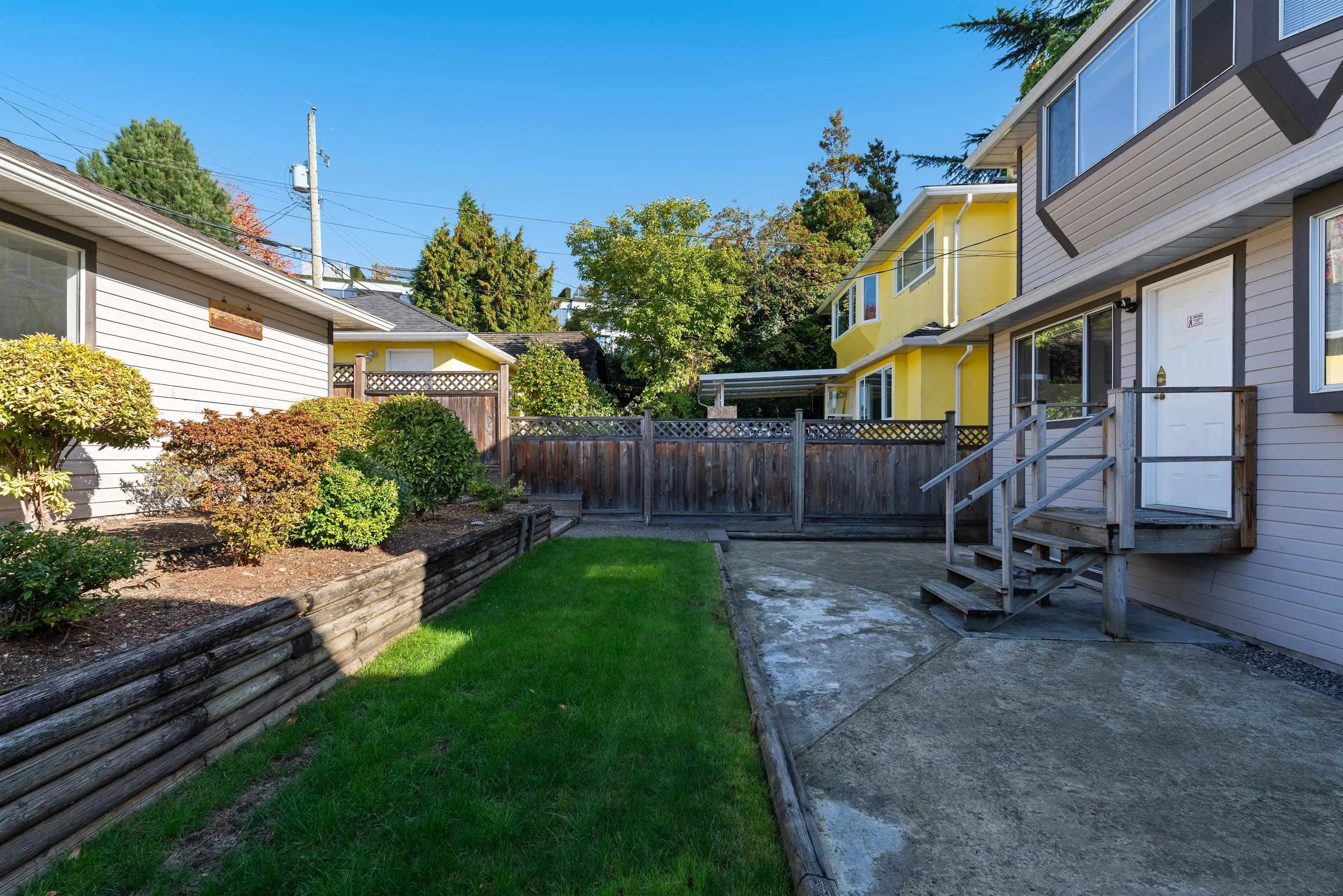 2133 W 49th Avenue