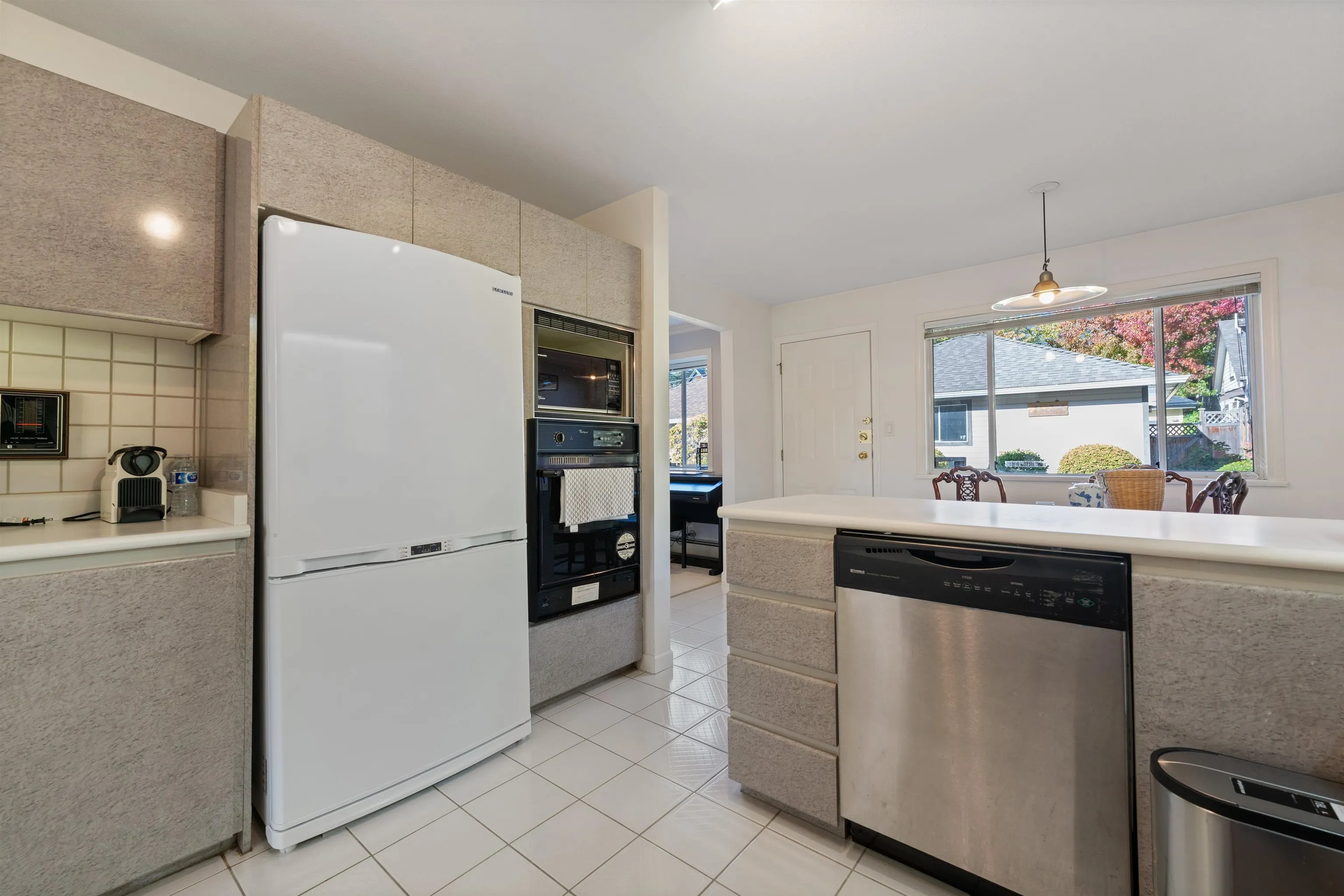2133 W 49th Avenue